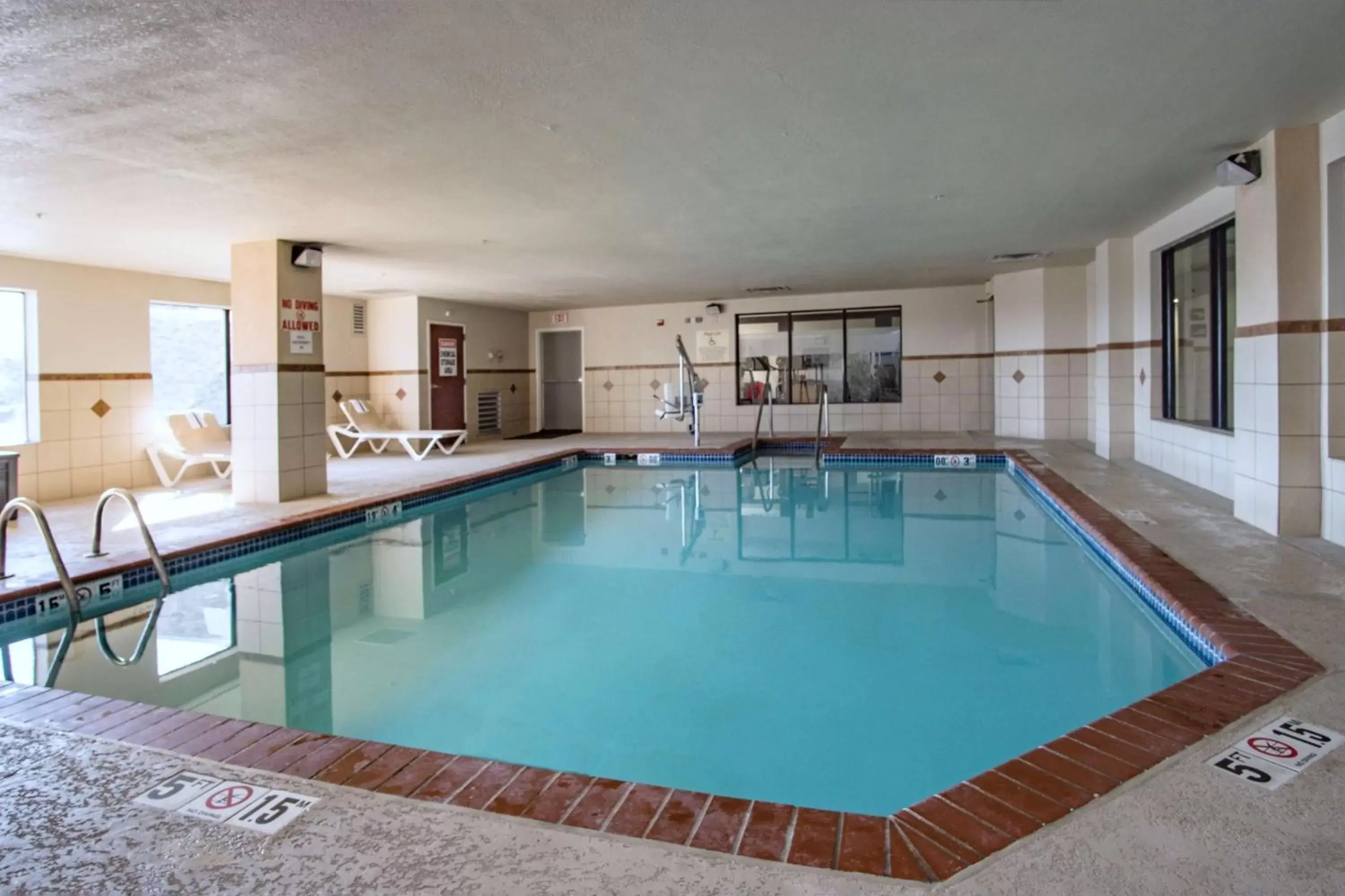 Pool view in Hampton Inn Oklahoma City/Yukon Pool view in Hampton Inn Oklahoma City/Yukon