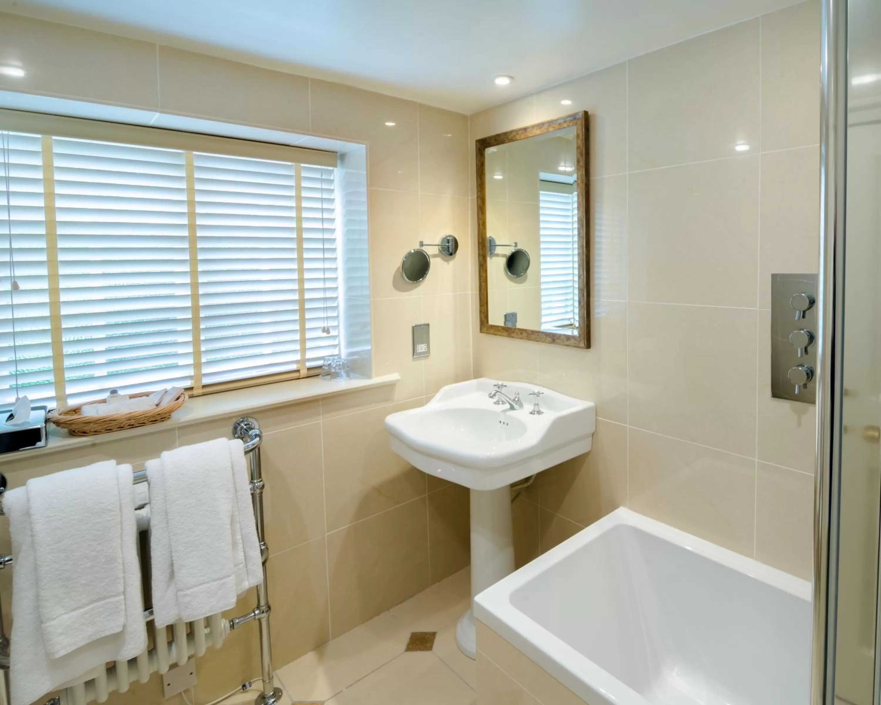 Bathroom in Greywalls Hotel & Chez Roux