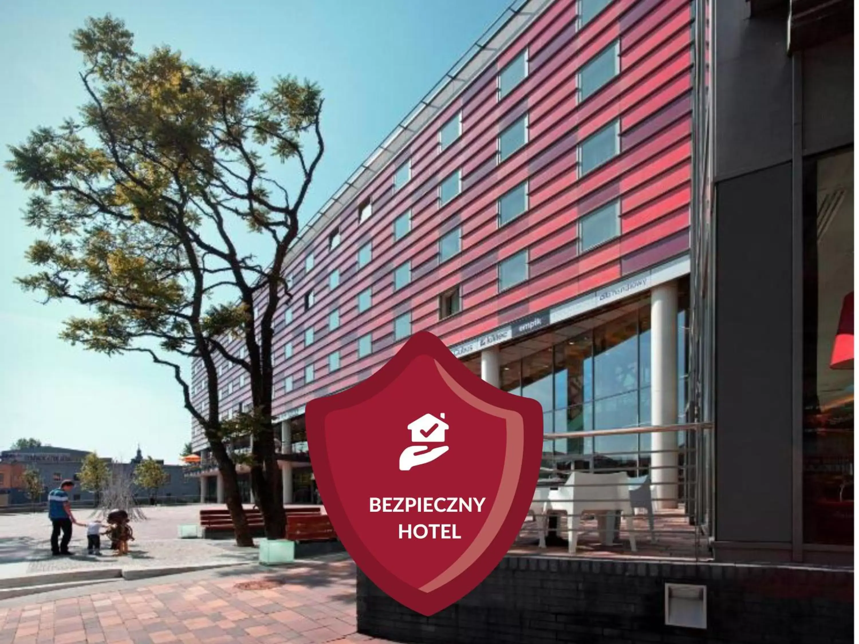 Facade/entrance in Qubus Hotel Bielsko-Biała Facade/entrance in Qubus Hotel Bielsko-Biała