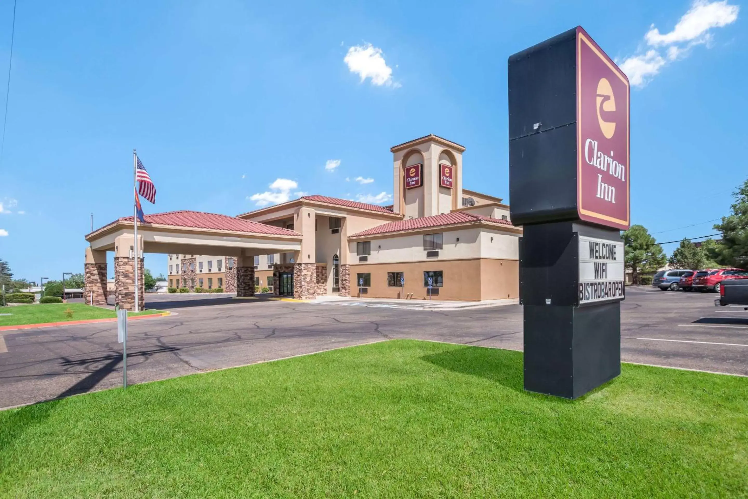 Property Building in Clarion Inn Page - Lake Powell