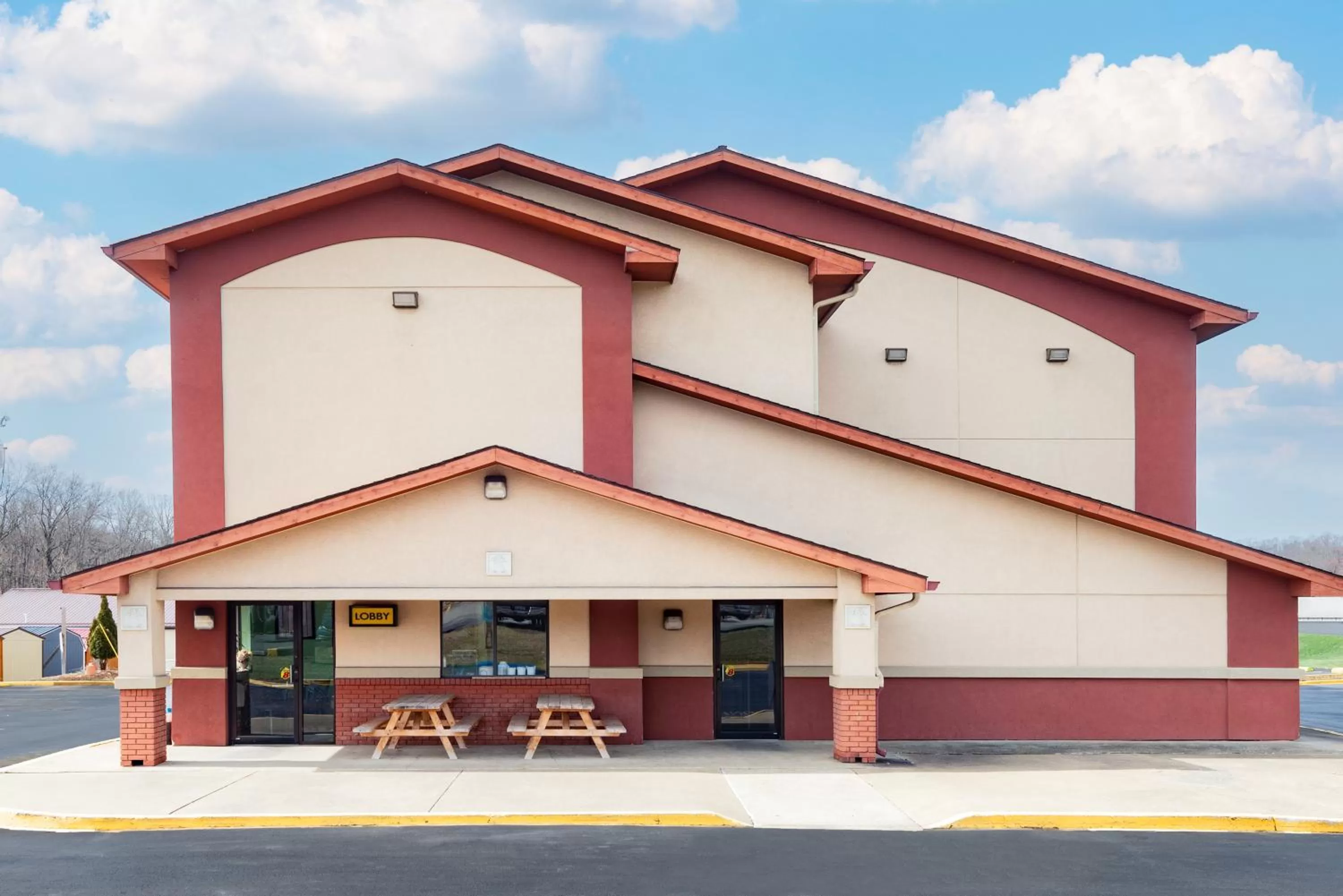 Property building in Super 8 by Wyndham Waynesburg