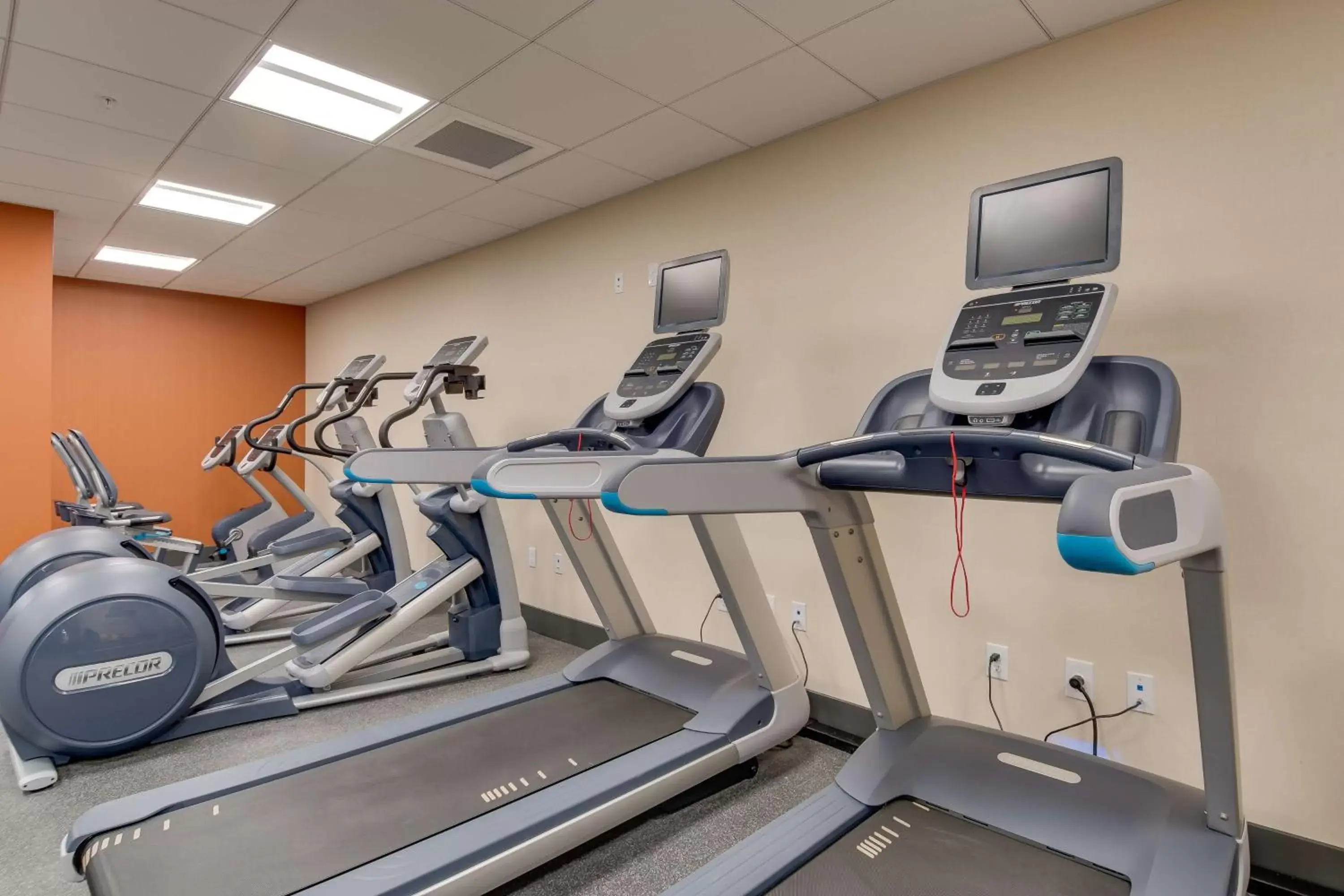 Fitness centre/facilities, Fitness Center/Facilities in Hampton Inn & Suites Los Angeles - Glendale