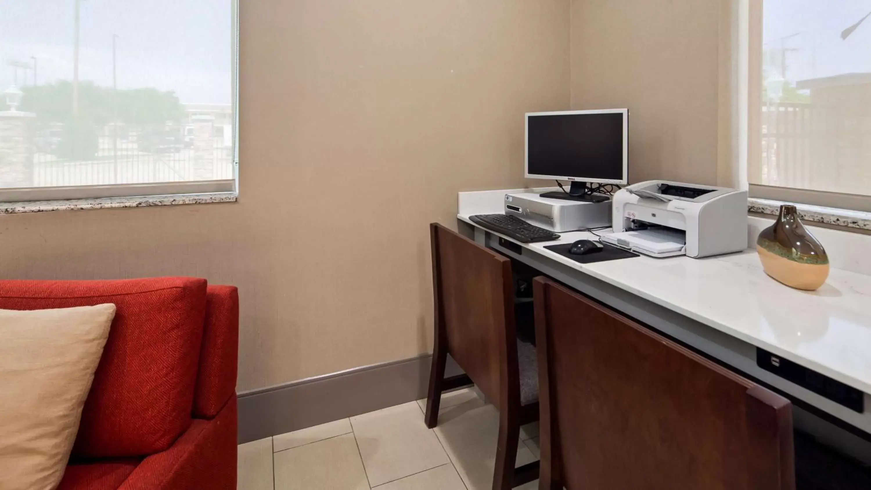 Business facilities, TV/Entertainment Center in Best Western Slidell Hotel