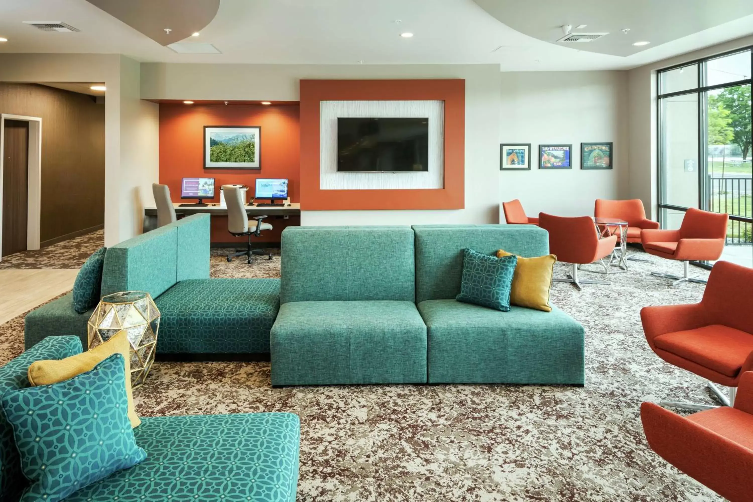 Lobby or reception, Lounge/Bar in Hilton Garden Inn Wenatchee, Wa