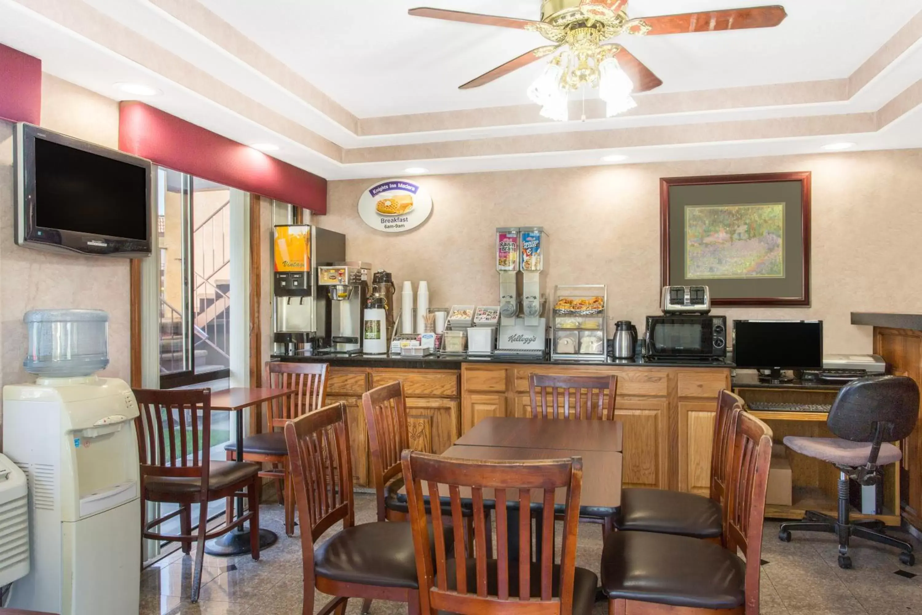 Continental breakfast, Restaurant/Places to Eat in Knights Inn Madera