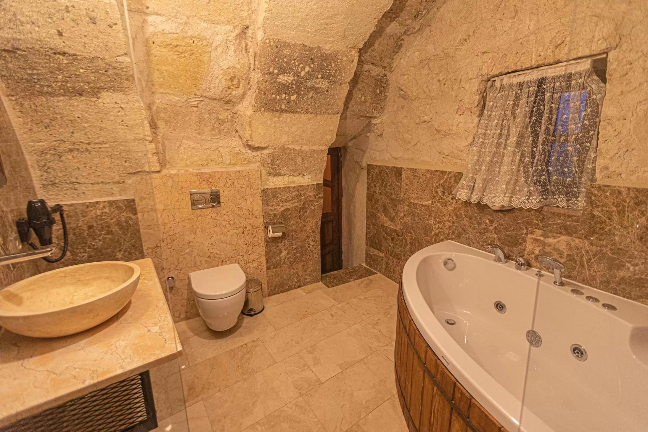 Bathroom in Taskonak Hotel