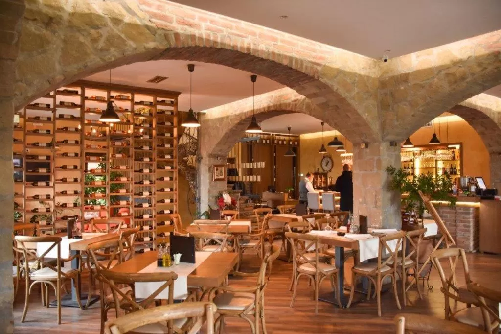 Restaurant/places to eat in Garni Hotel Chicha - Winery ŠKRBIĆ