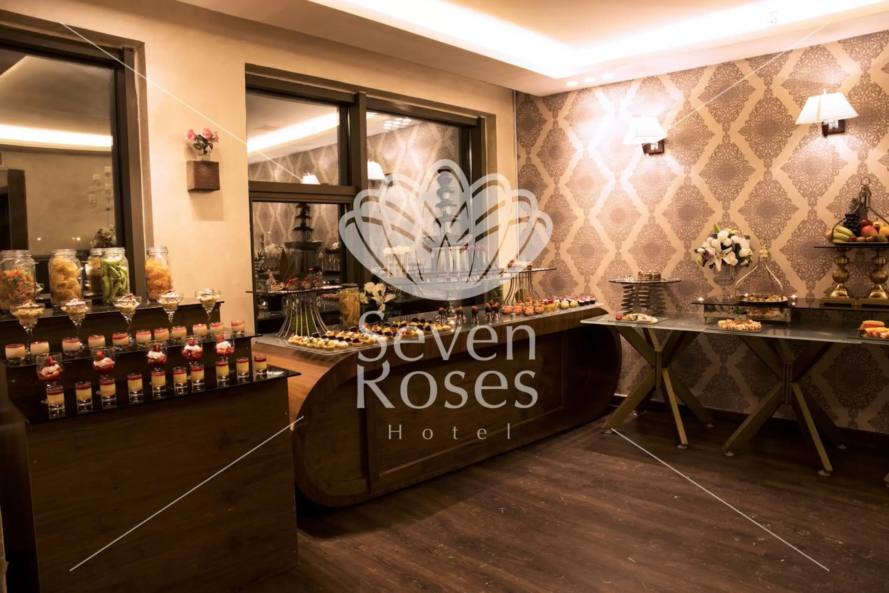 Food and drinks in Seven Roses Hotel