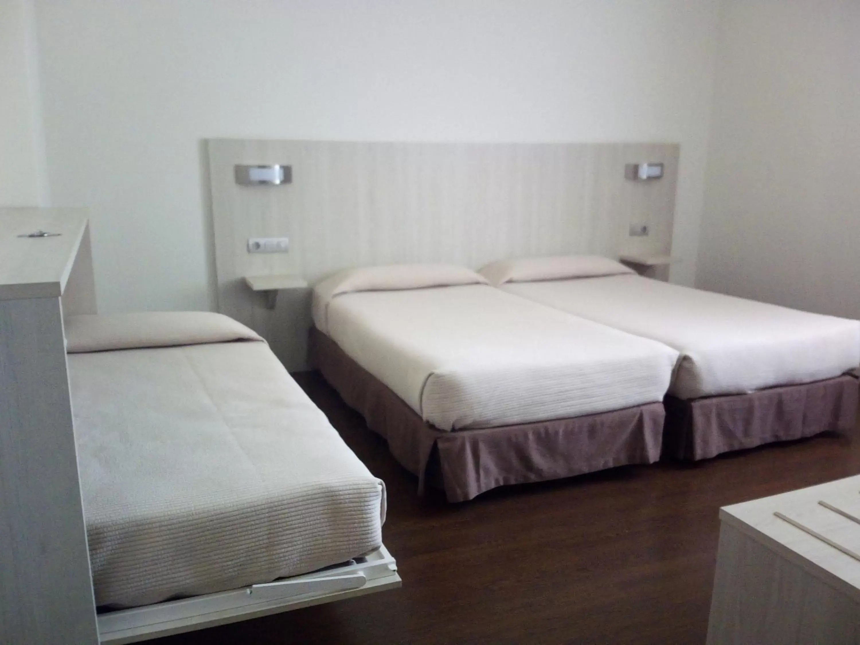 Bedroom, Bed in Hotel Seminario Aeropuerto Bilbao