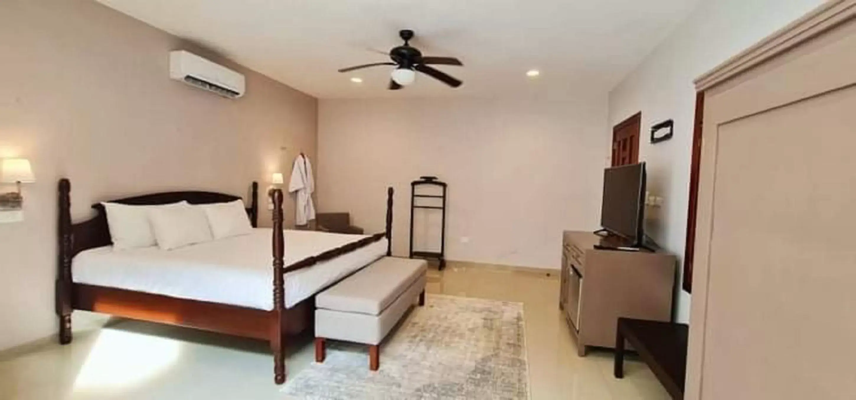 Bedroom, Seating Area in Casa Valladolid Boutique Hotel