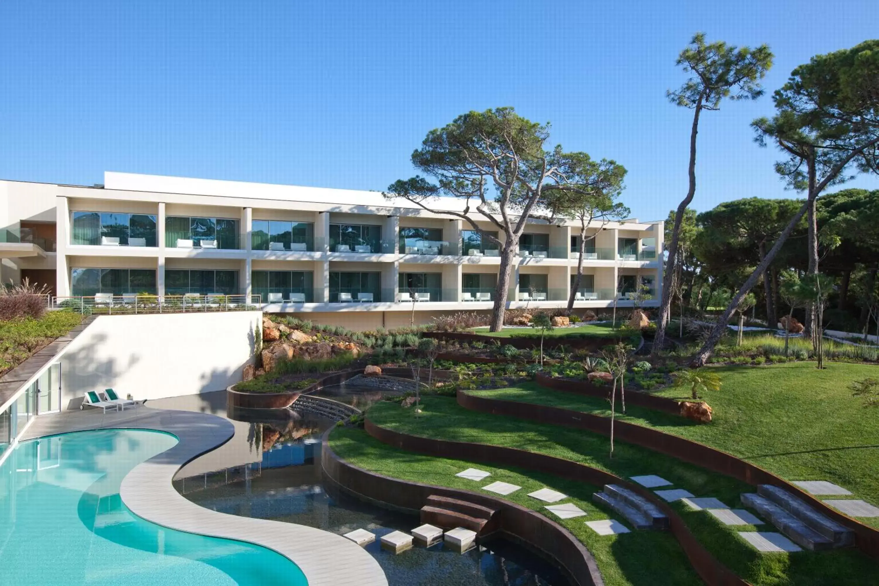 Swimming pool, Property Building in Onyria Marinha Boutique Hotel