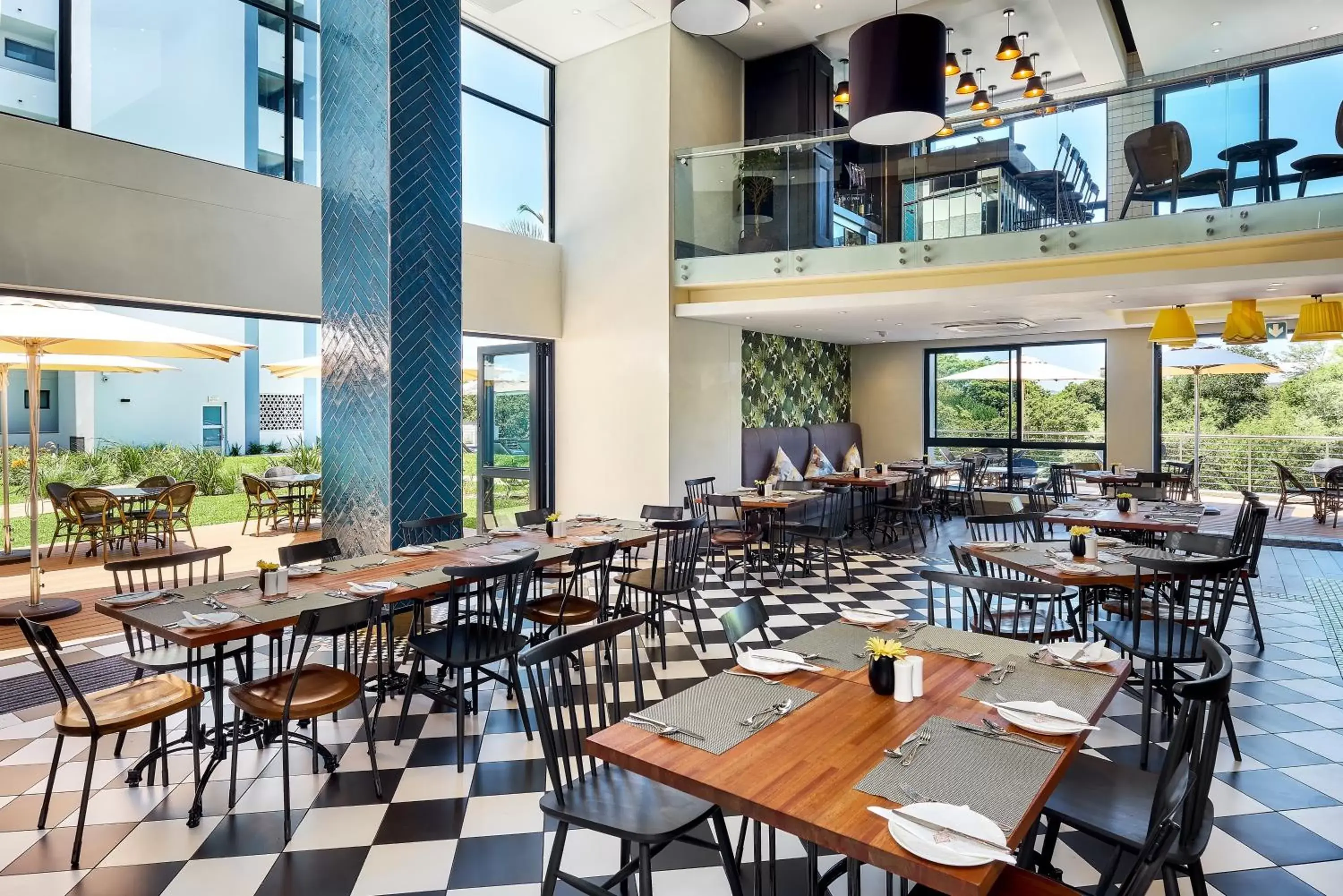 Restaurant/Places to Eat in The Regency Apartment Hotel Menlyn