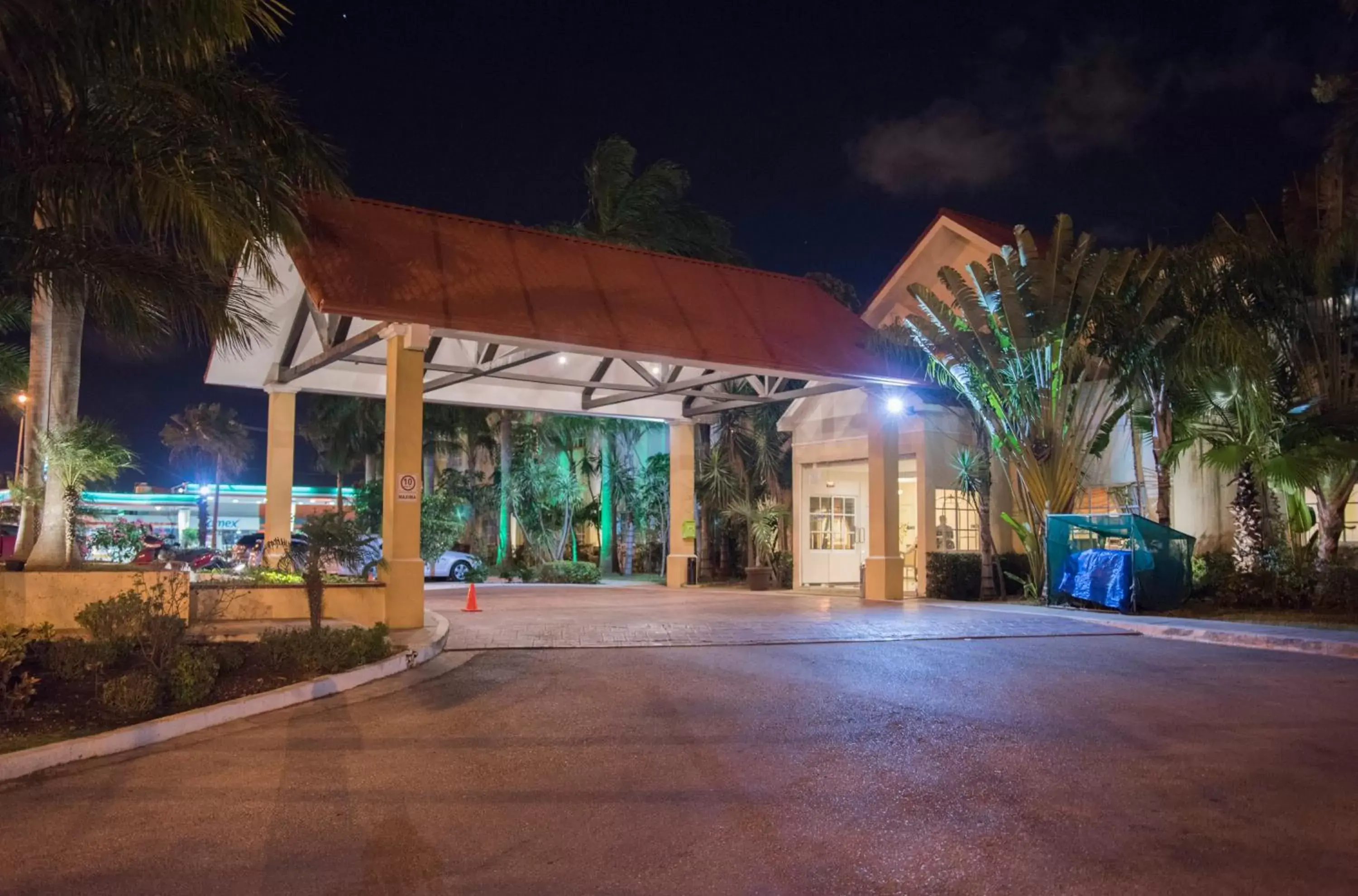 Facade/entrance, Patio/Outdoor Area in Hotel Ocean View