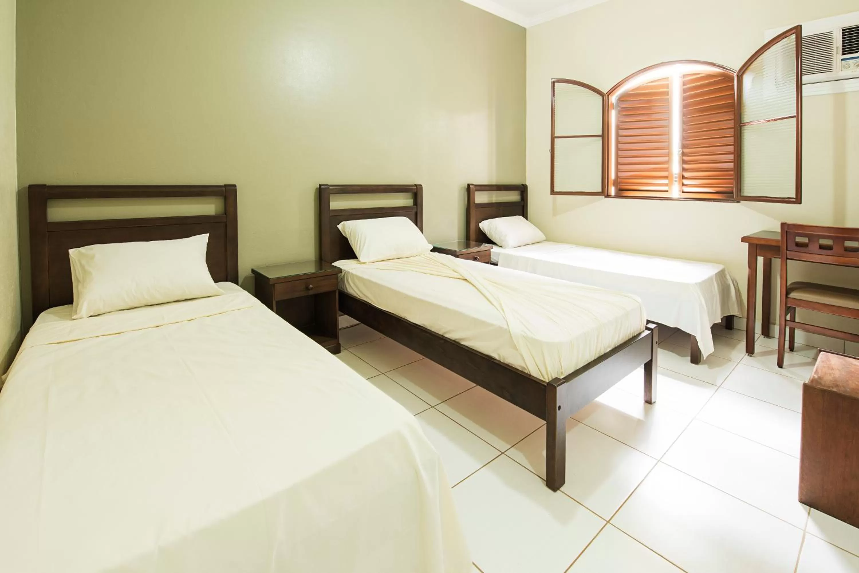 Bed in Hotel Recreio dos Bandeirantes