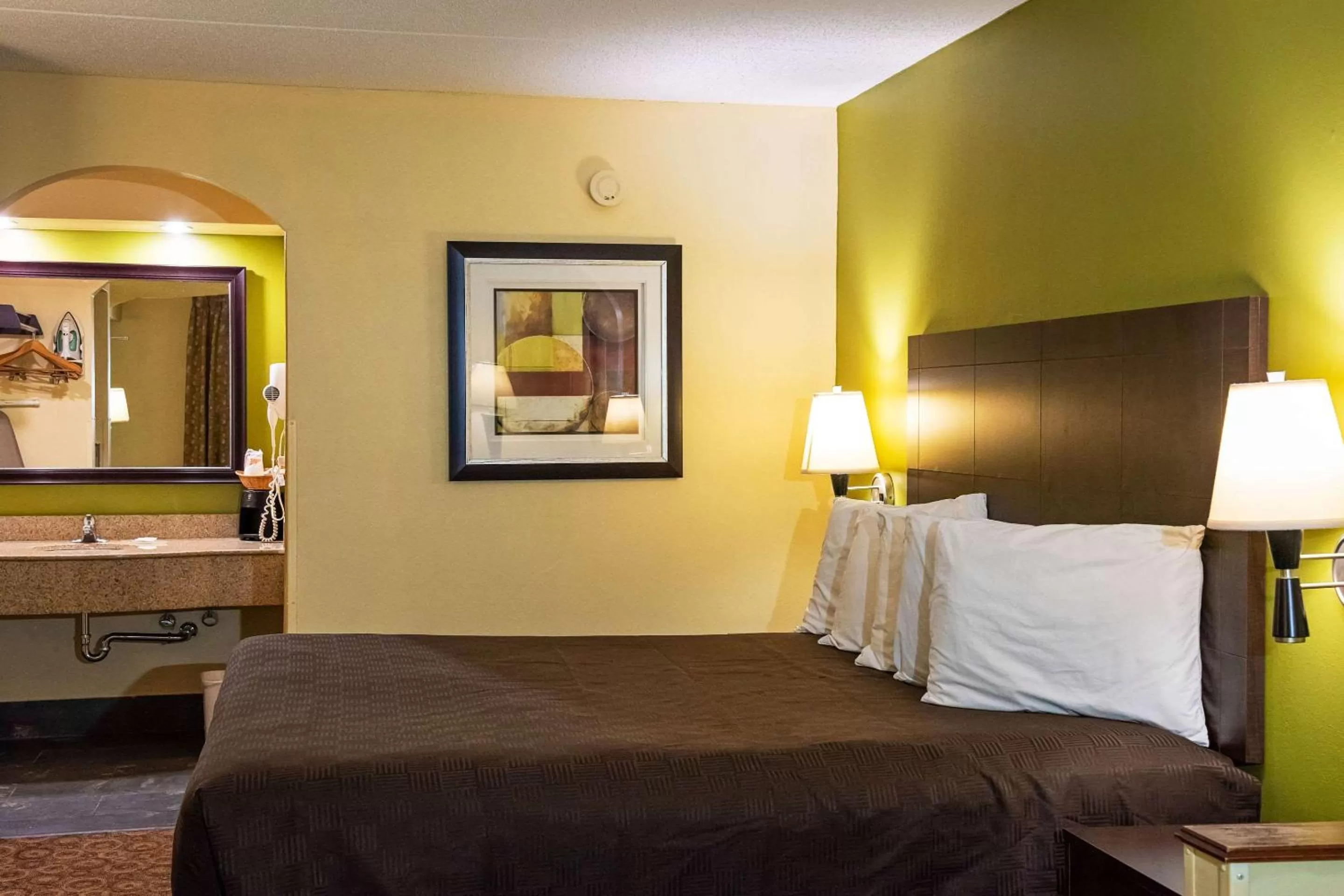 Photo of the whole room, Bed in Rodeway Inn & Suites Clarksville near Governors Square Mall