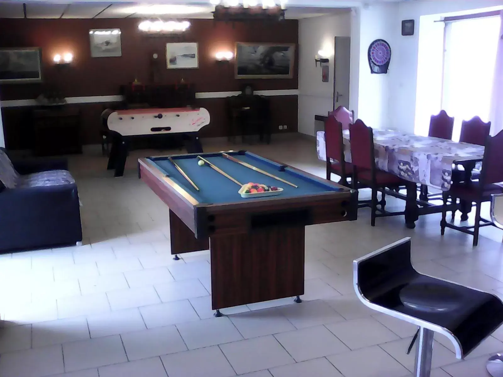 Billiards in le logis gourmand a Payroux