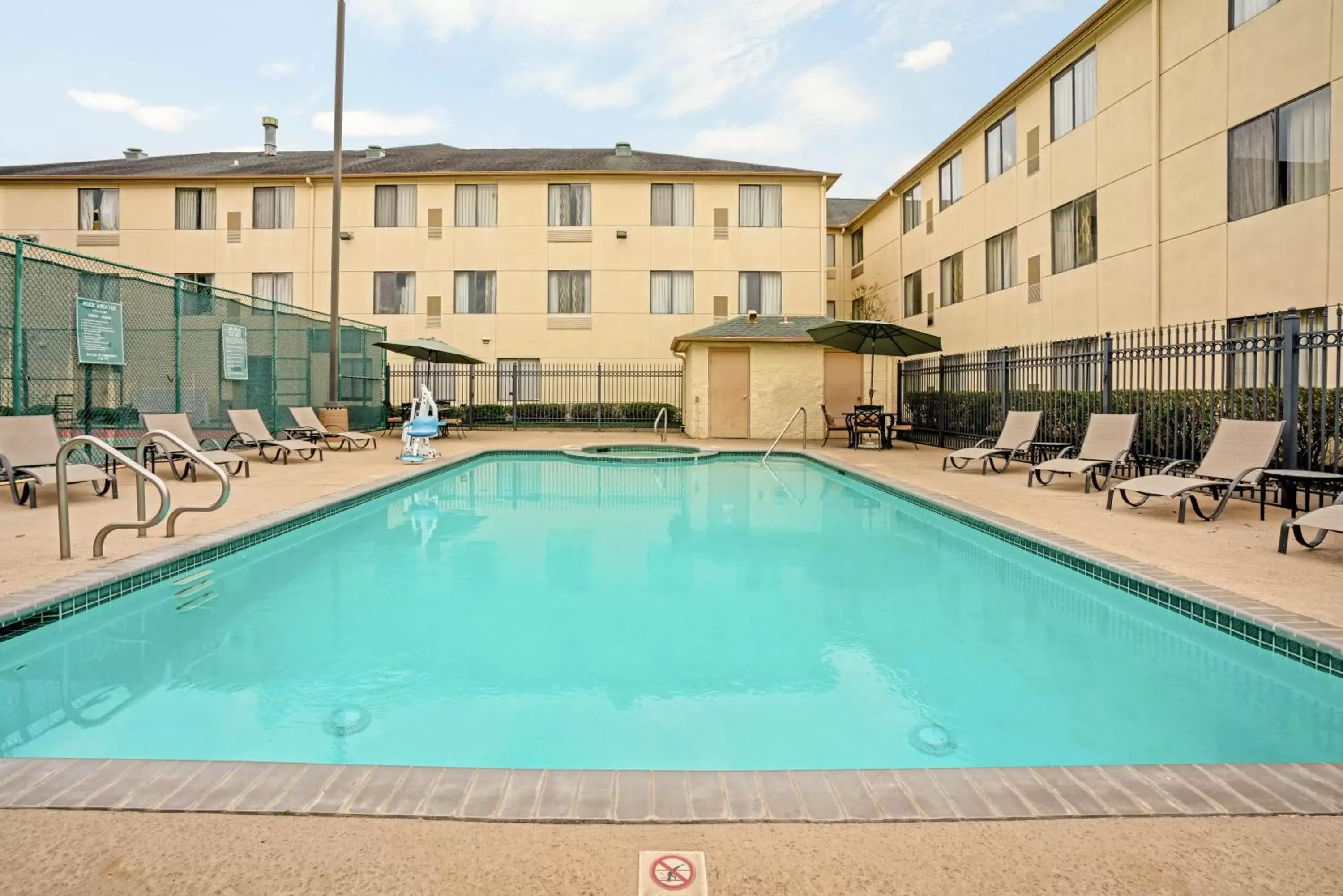 Swimming Pool in La Quinta by Wyndham Houston North-Spring