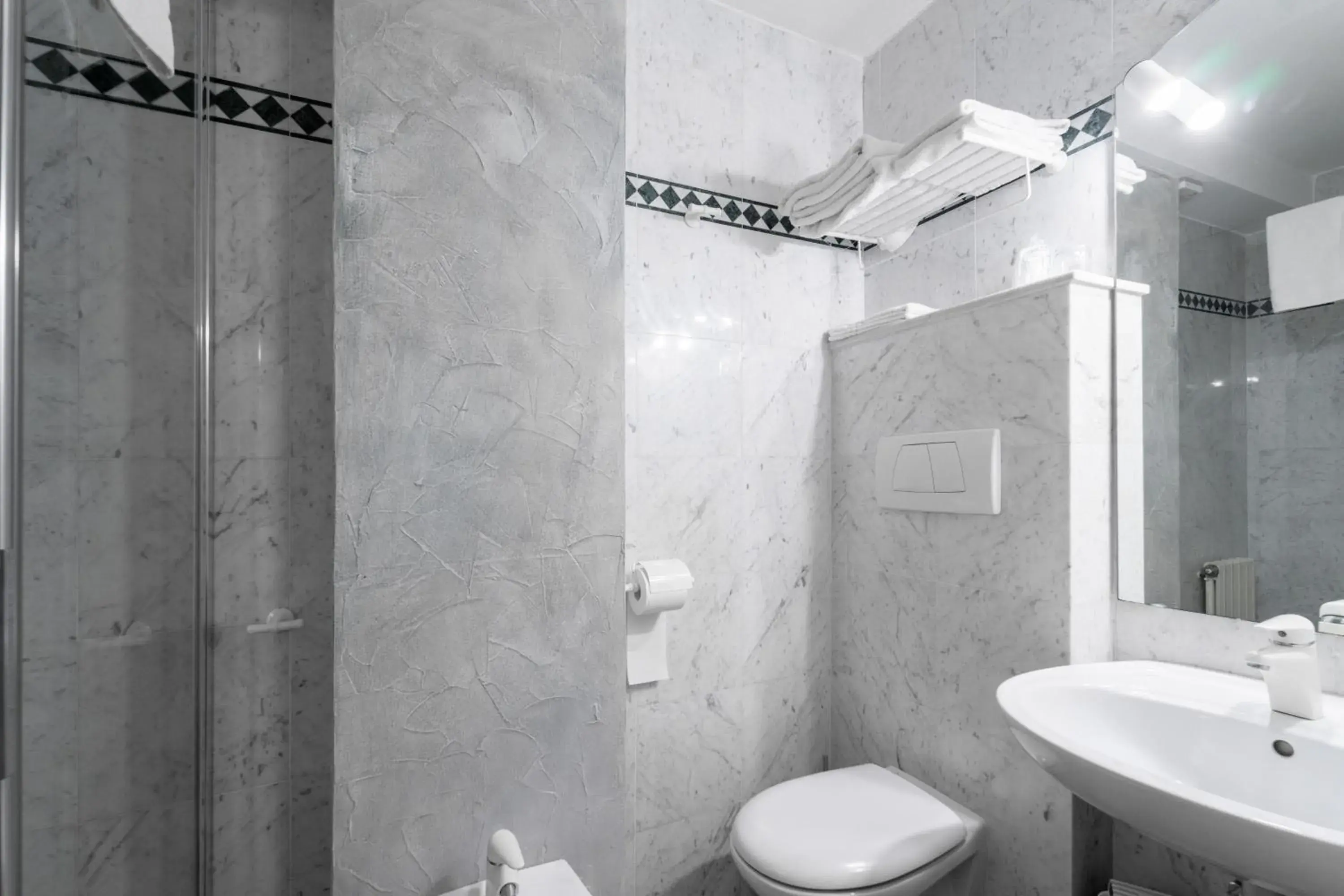 Bathroom in Albergo Negritella