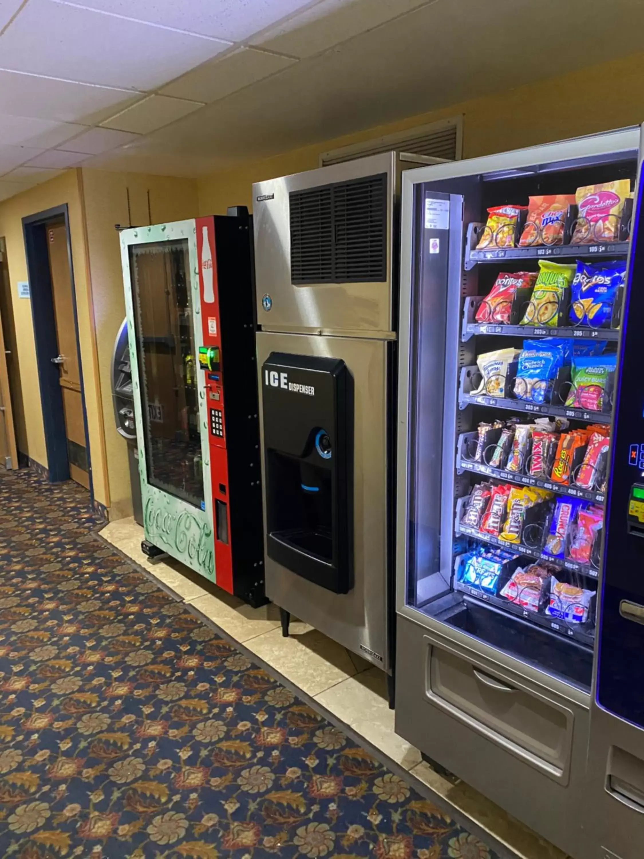 vending machine, Supermarket/Shops in The Hotel Bemidji