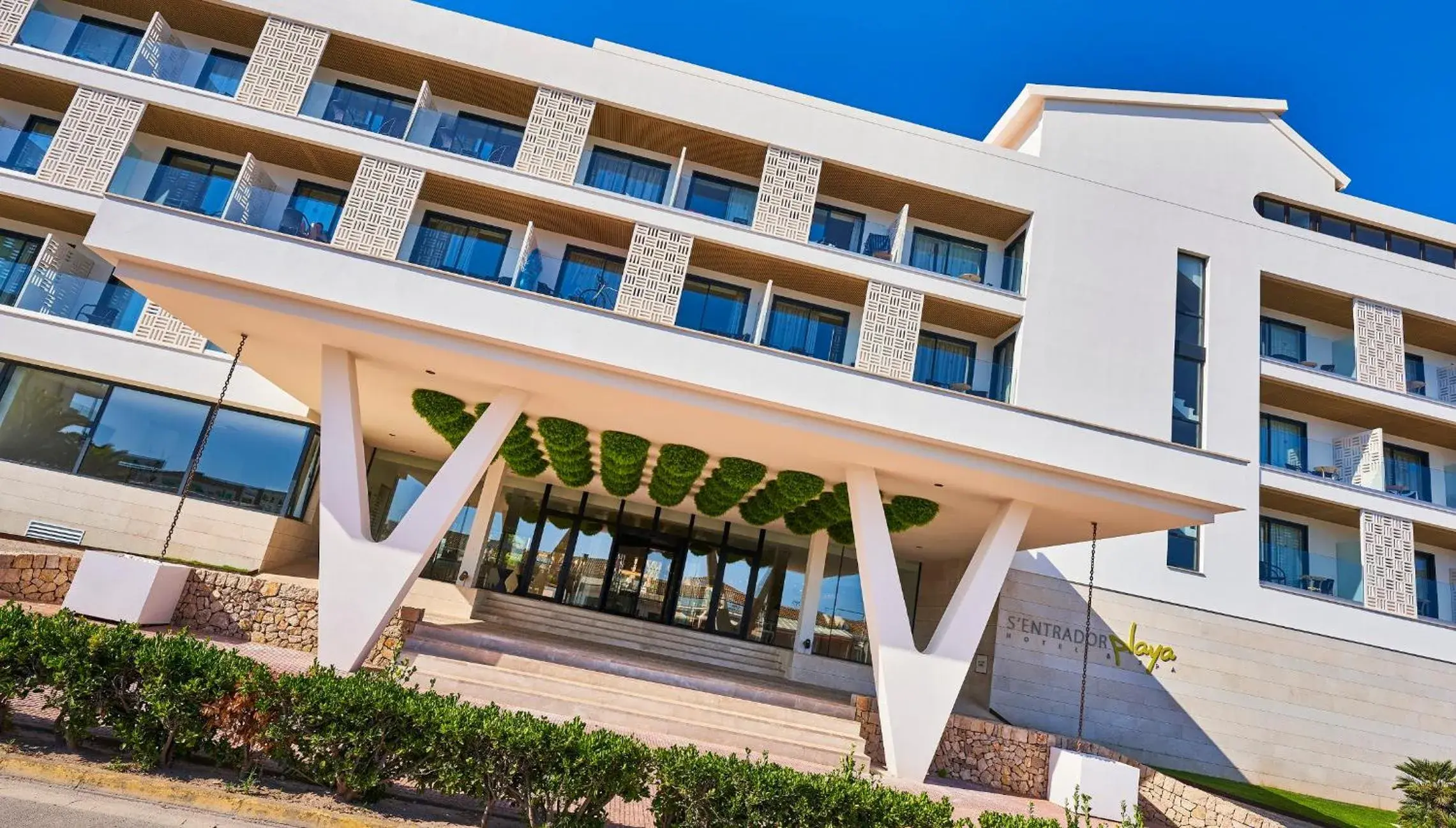 Property building in Hotel & Spa S'Entrador Playa Property building in Hotel & Spa S'Entrador Playa