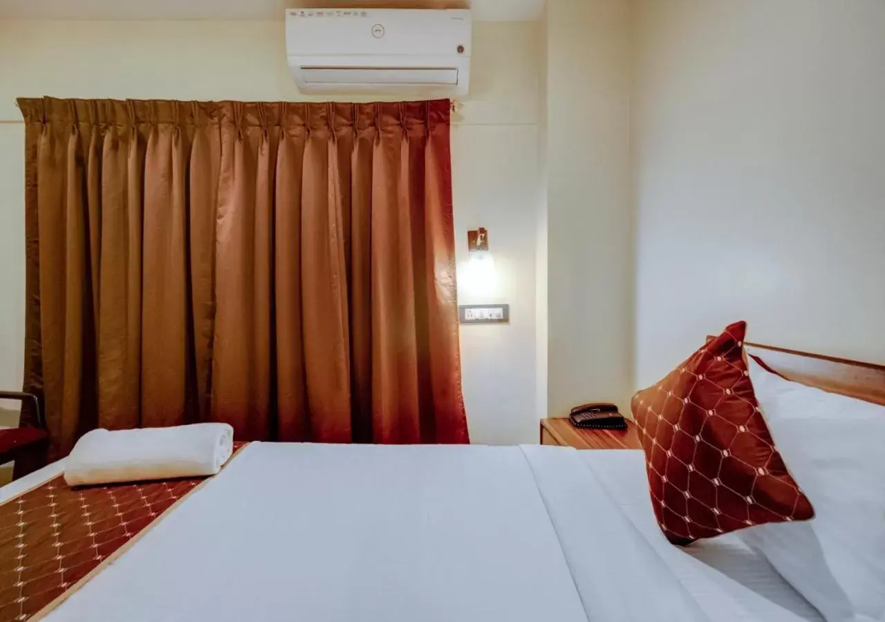 Budget Single Room in Hotel Sai Rain Tree Budget Single Room in Hotel Sai Rain Tree