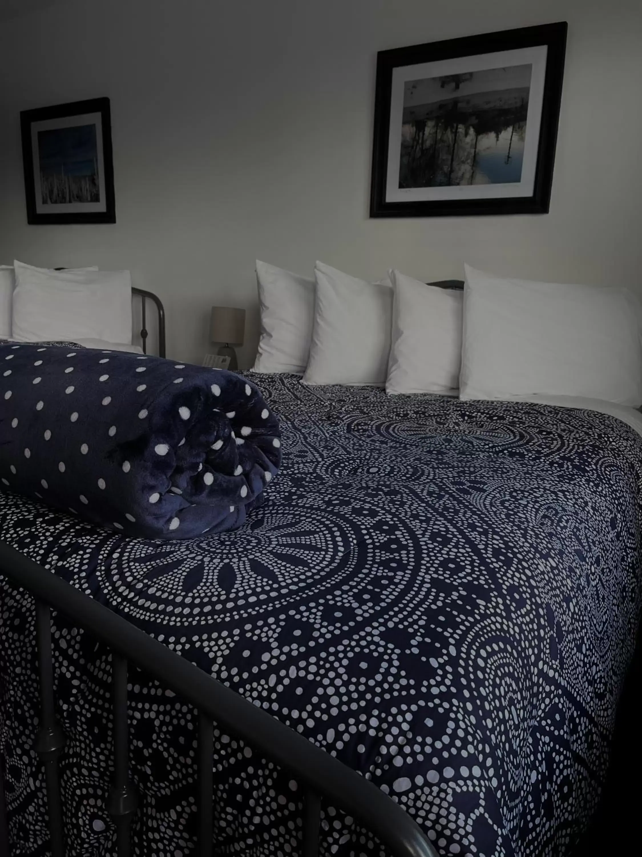 Bed in Chalet Inn Bed in Chalet Inn