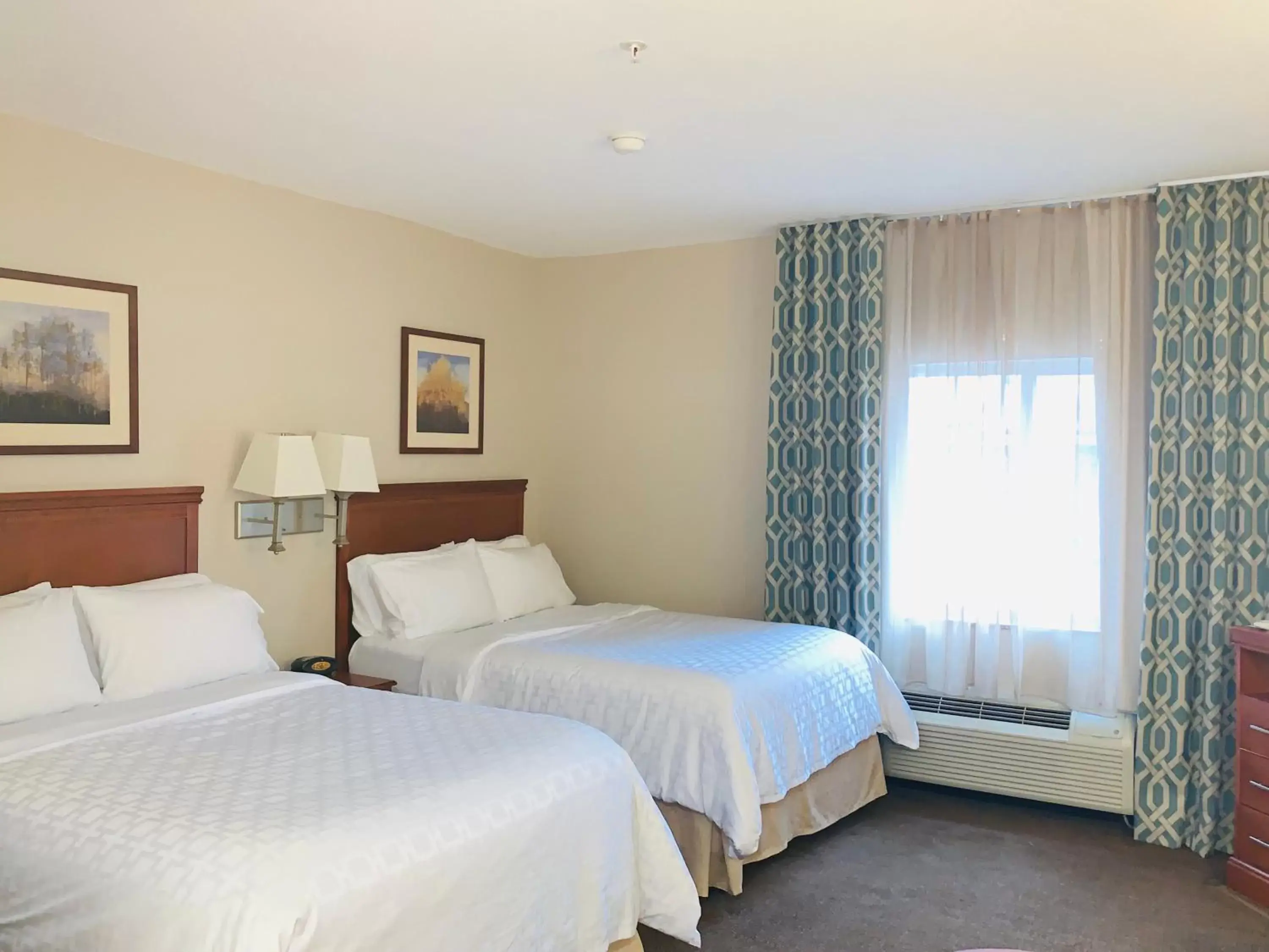 Photo of the whole room, Bed in Candlewood Suites Hot Springs, an IHG Hotel