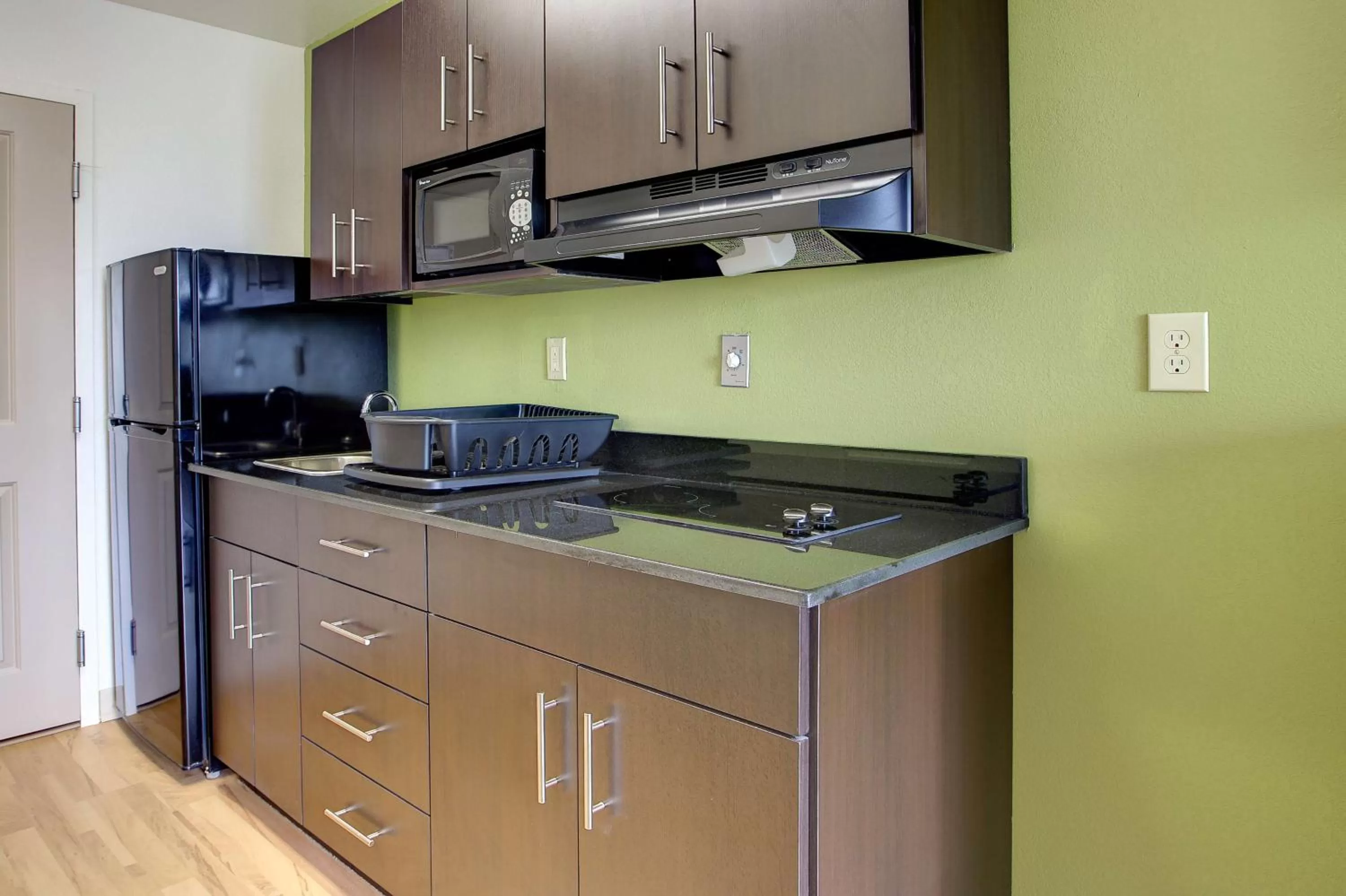 Kitchen or kitchenette in Studio 6-Sweetwater, TX