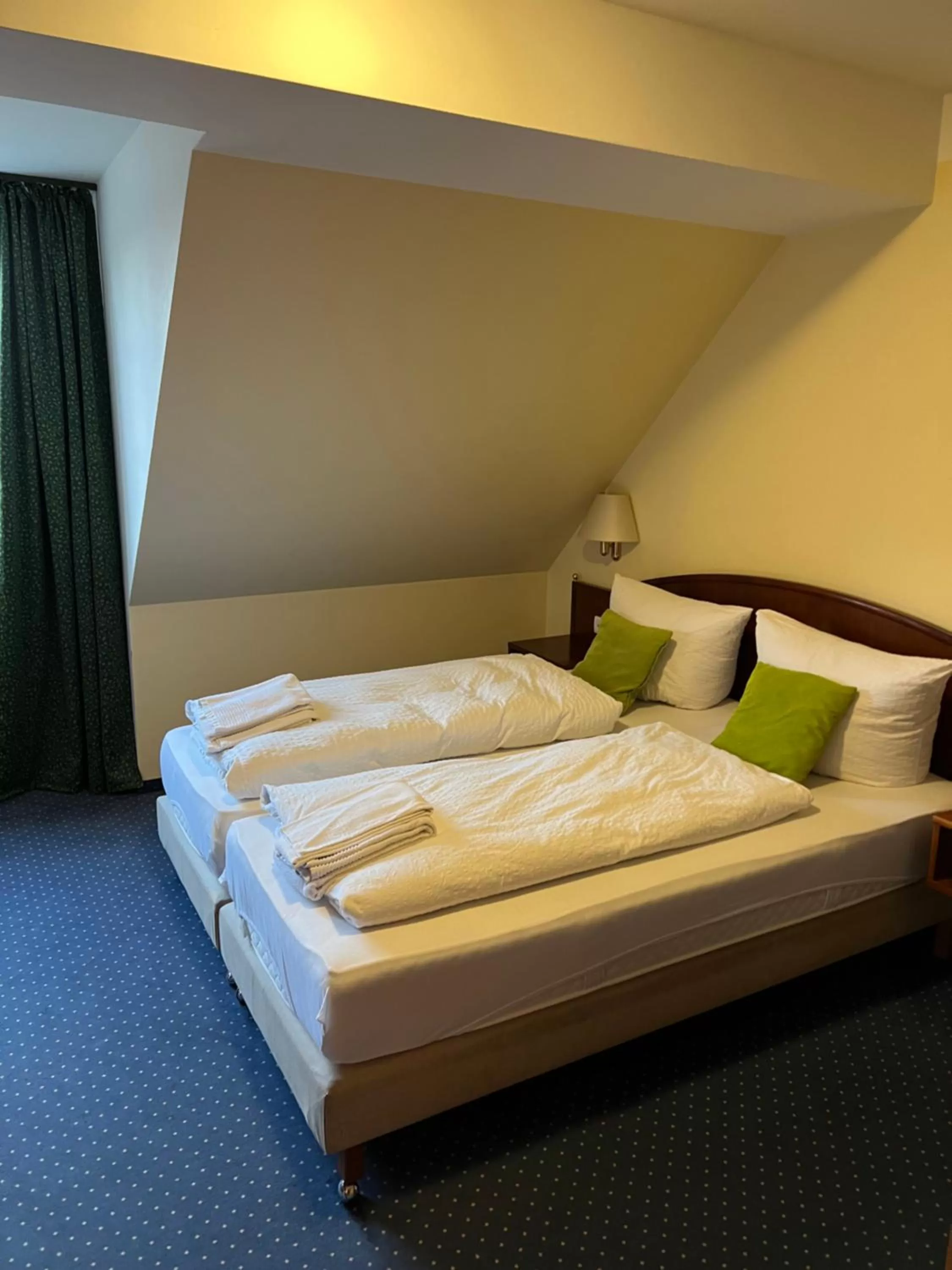 Bed in Hotel am Schloss - Frankfurt an der Oder