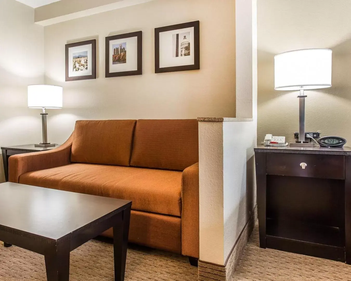 Living room, Seating Area in Comfort Suites Morrow- Atlanta South