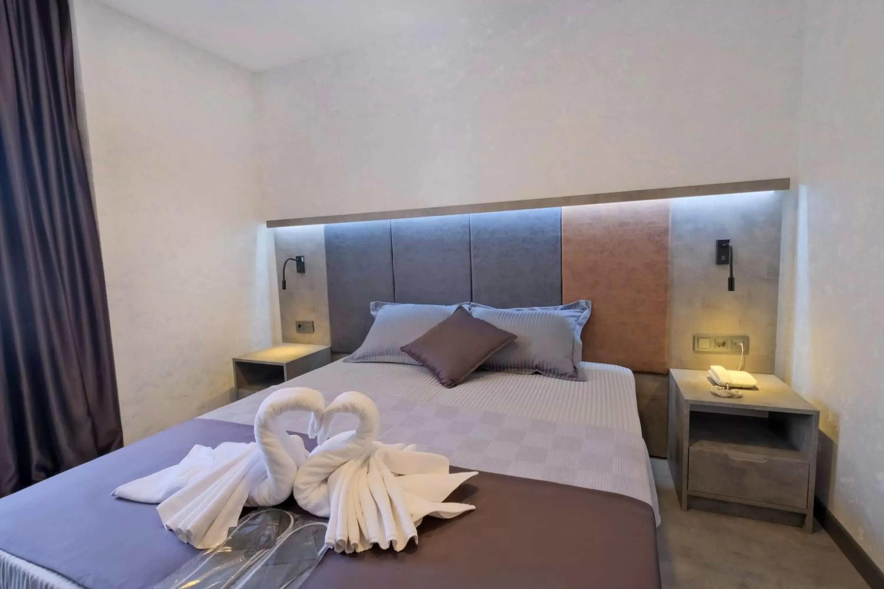 Bed in The Queen Hotel Bed in The Queen Hotel