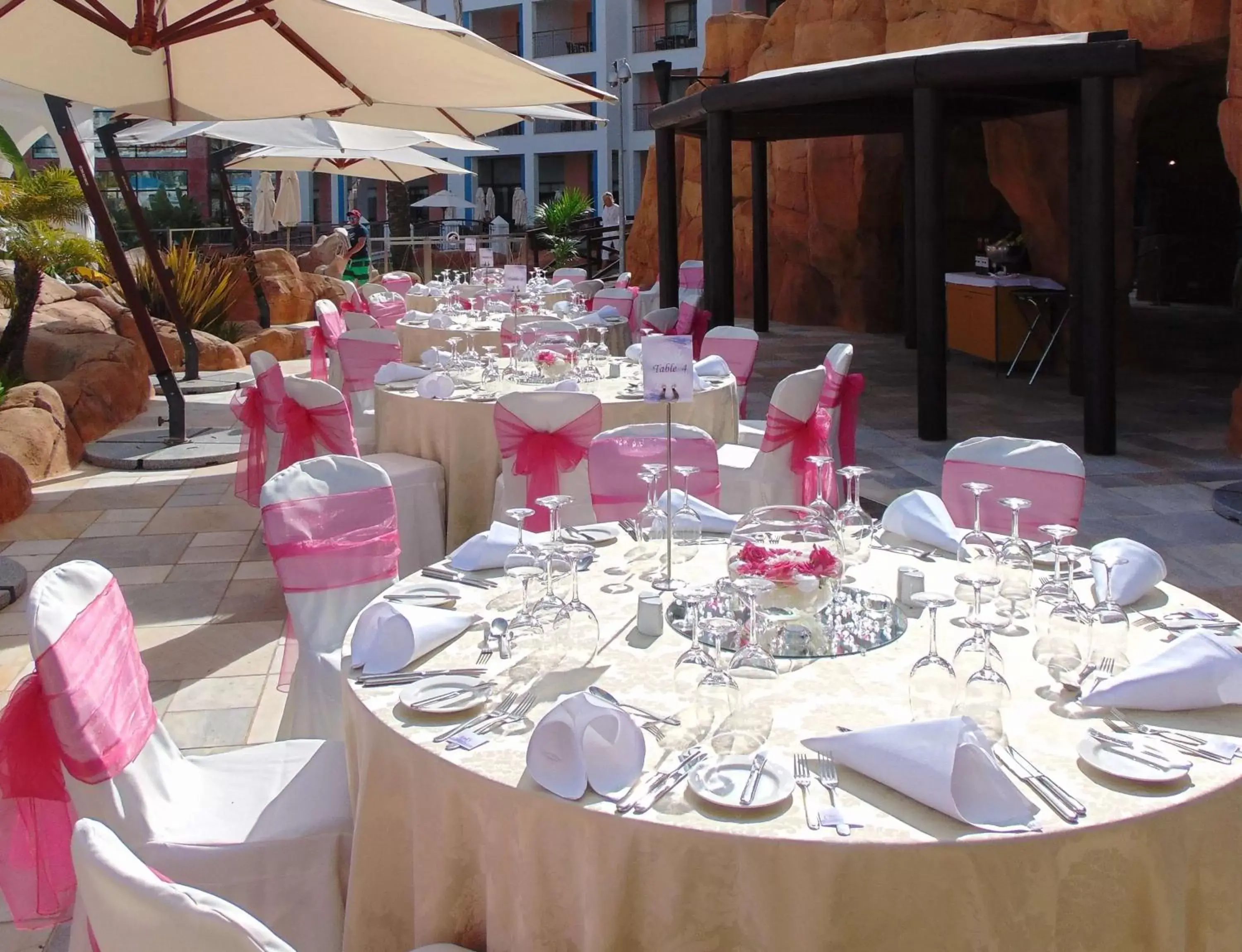 Patio, Restaurant/Places to Eat in Hilton Vilamoura