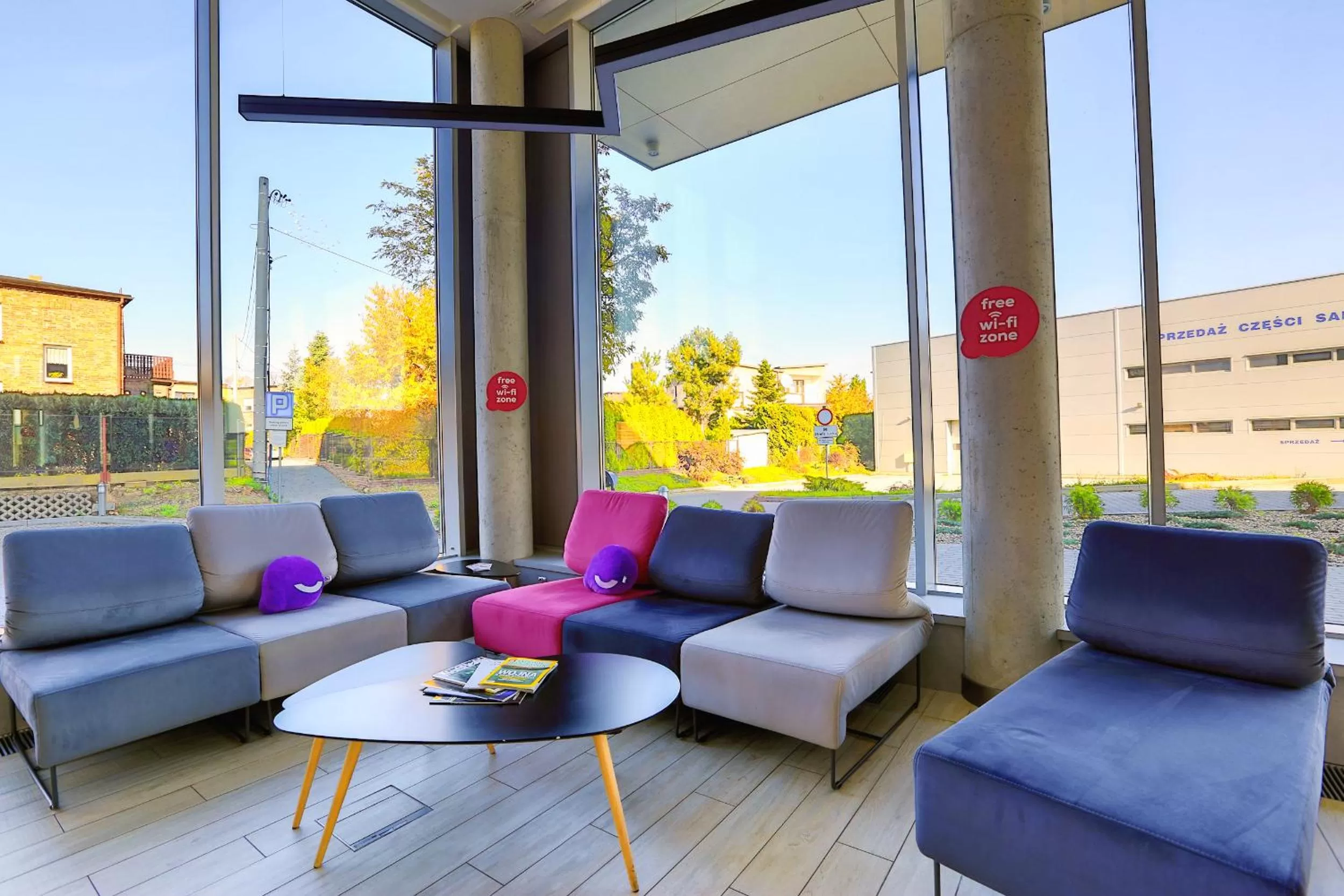 Communal lounge/ TV room in Hotel Alto Żory