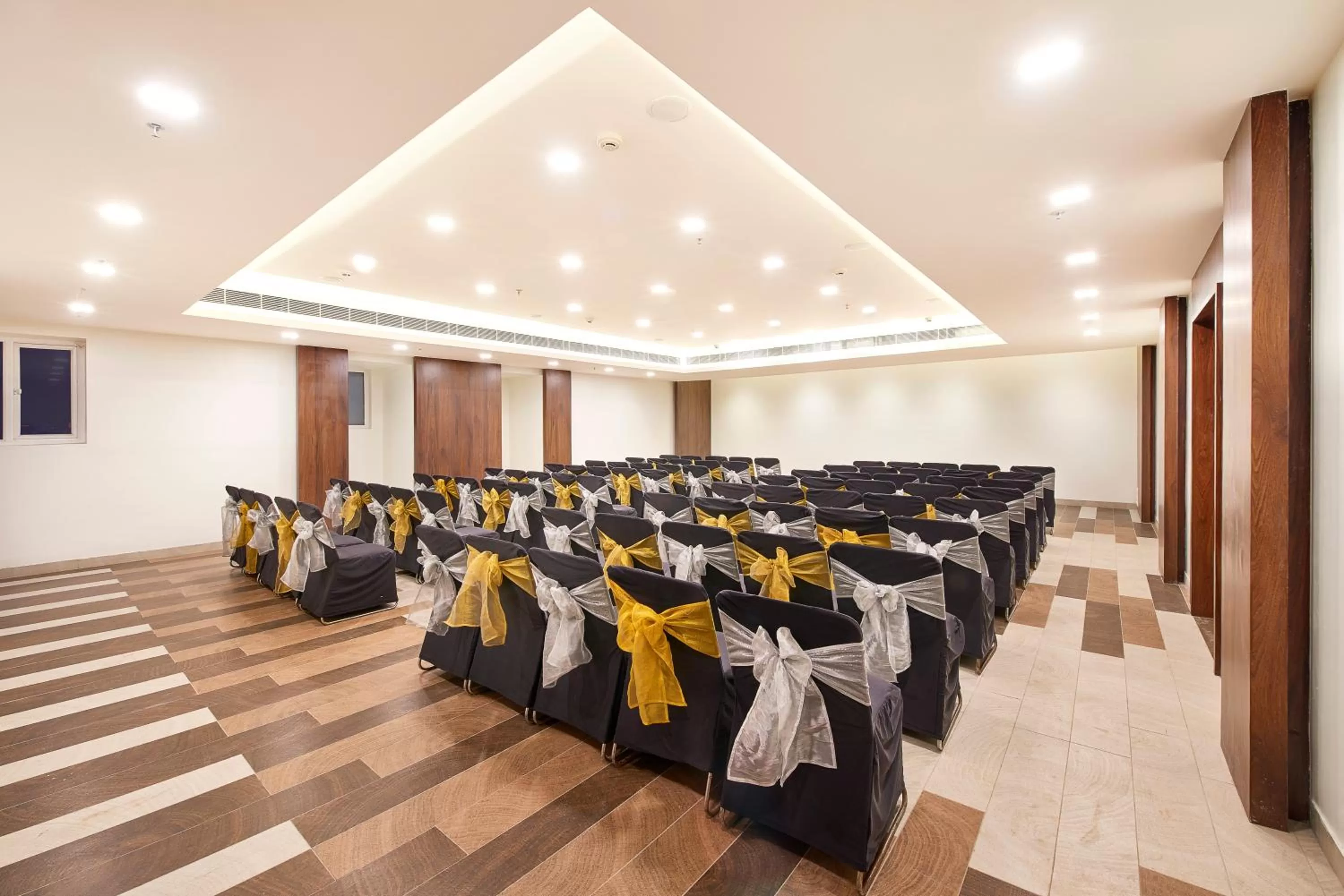 Banquet/Function facilities in ZIBE Salem By GRT Hotels