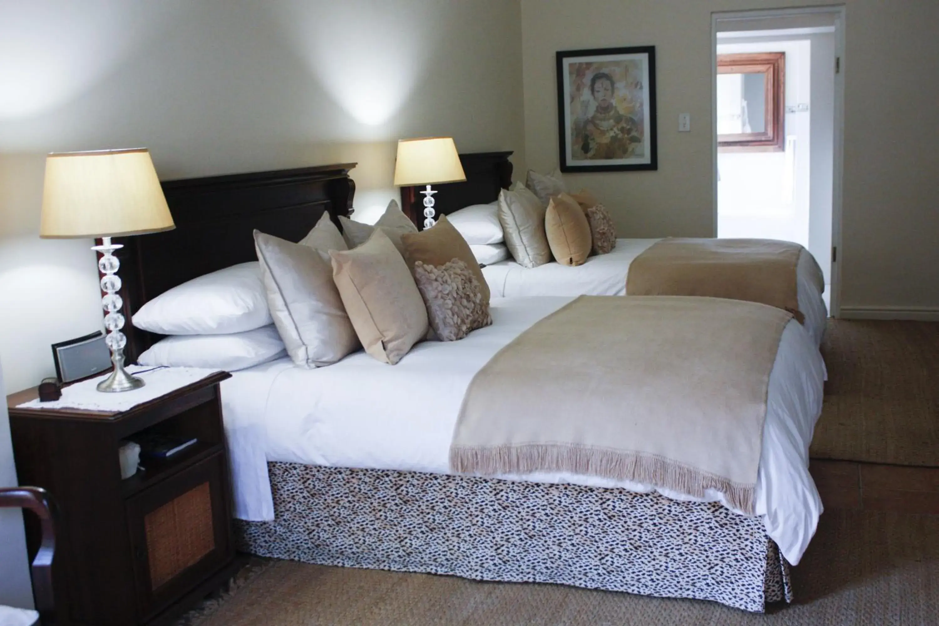Photo of the whole room, Bed in Riversong Guest House