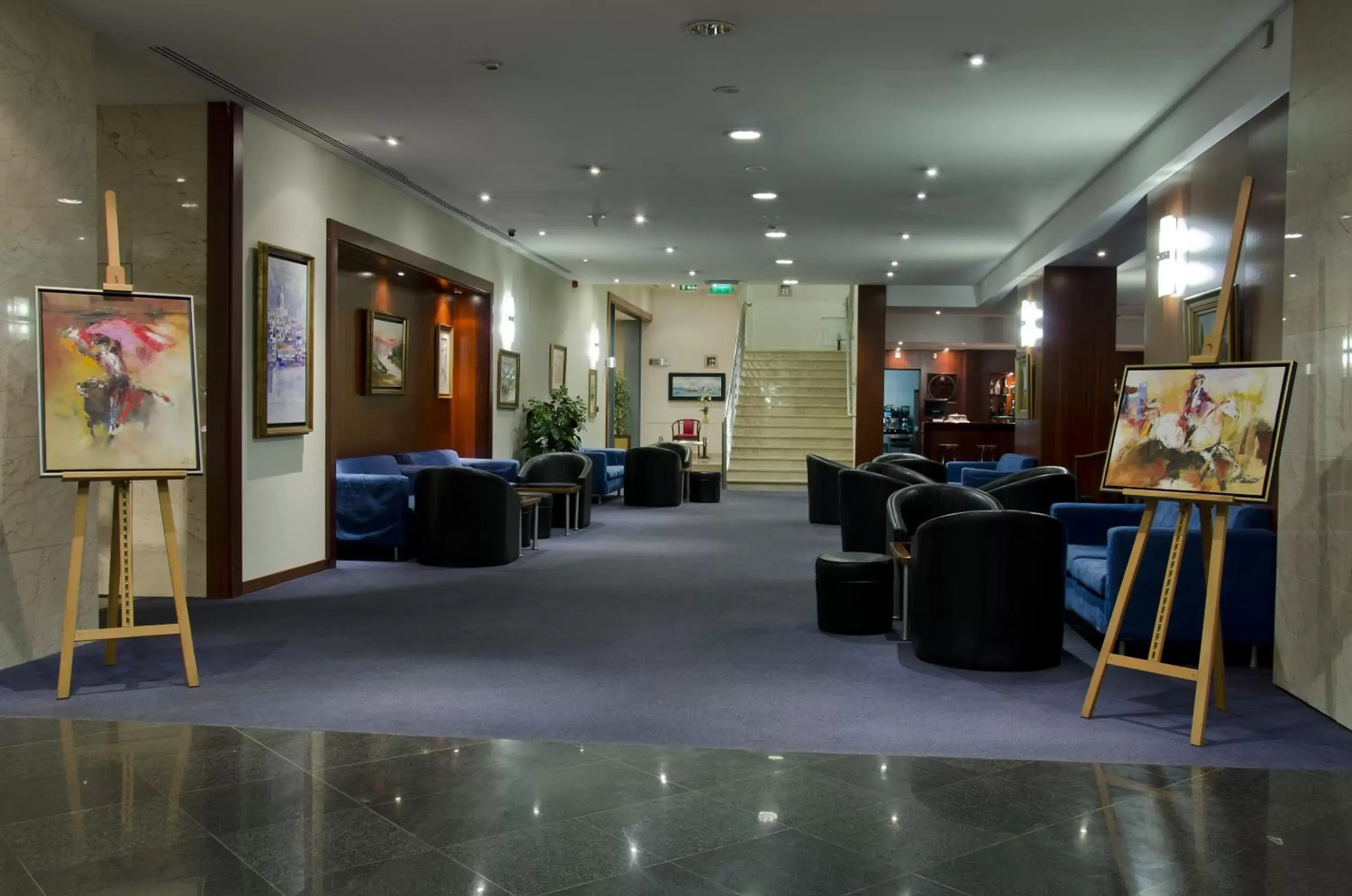 Lobby or reception in VIP Executive Zurique Hotel