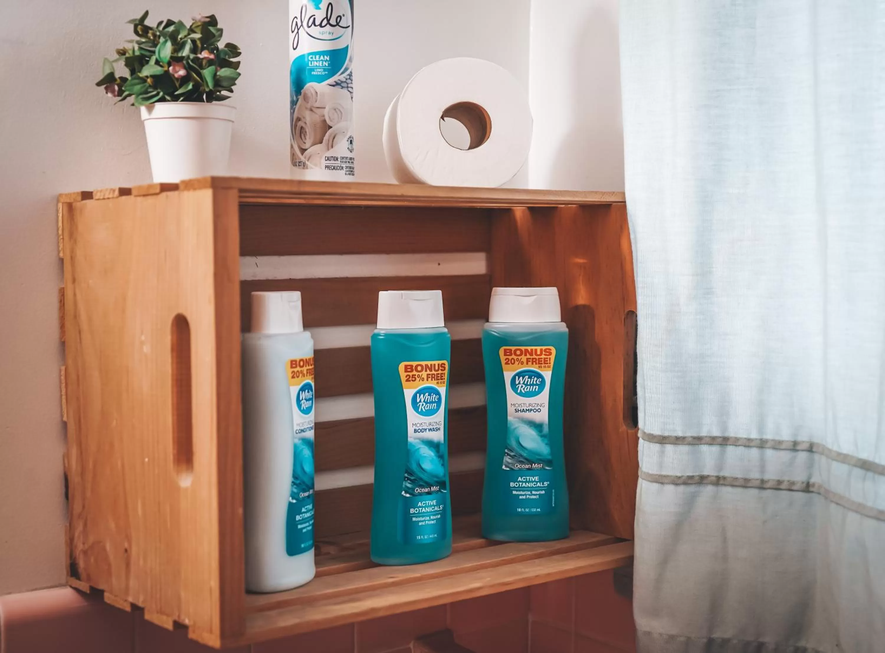 Bathroom in Hollywood Light Haven Lodge