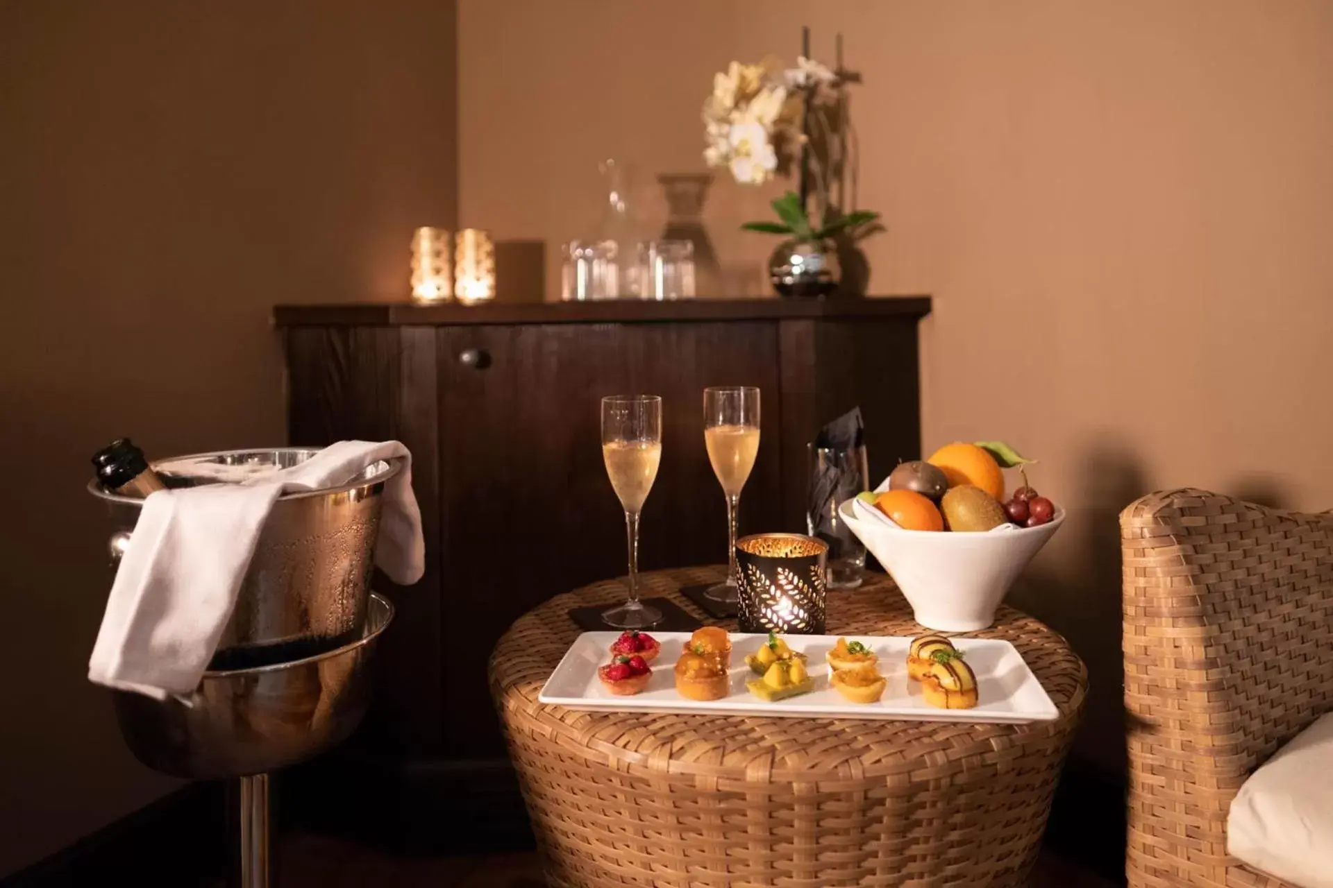 Food and drinks in Chalet RoyAlp Hôtel & Spa Food and drinks in Chalet RoyAlp Hôtel & Spa