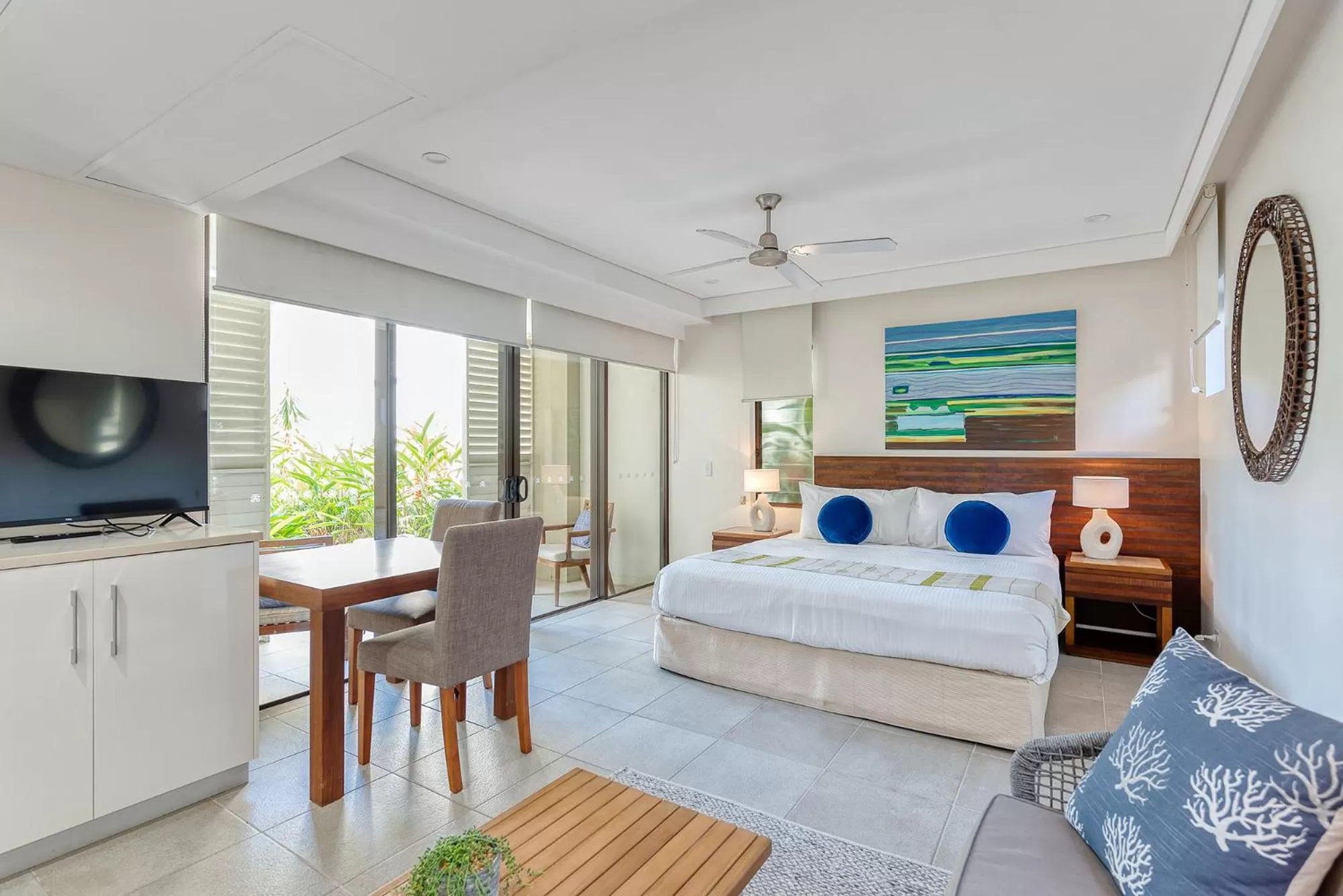 Bed in Port Douglas Private Apartments in Temple