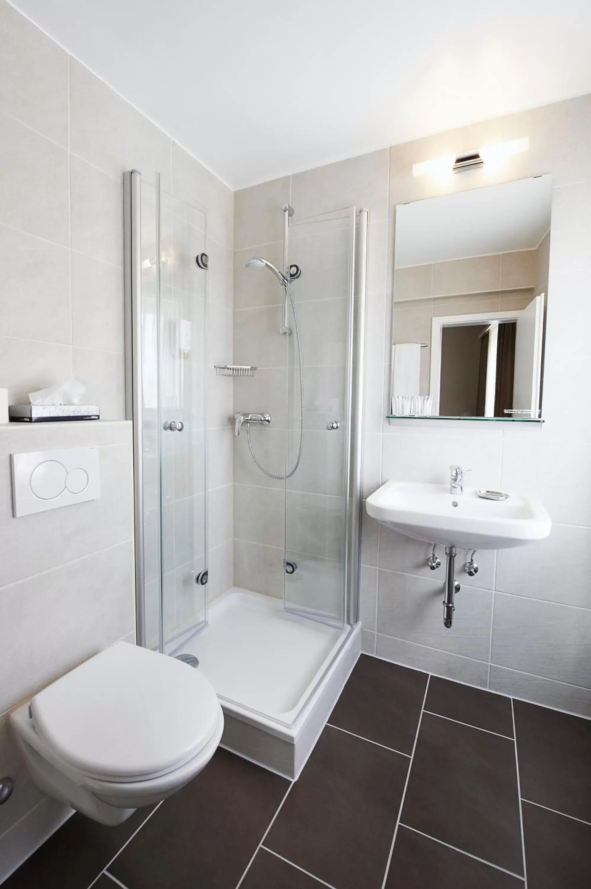 Bathroom in Hotel Neufeld