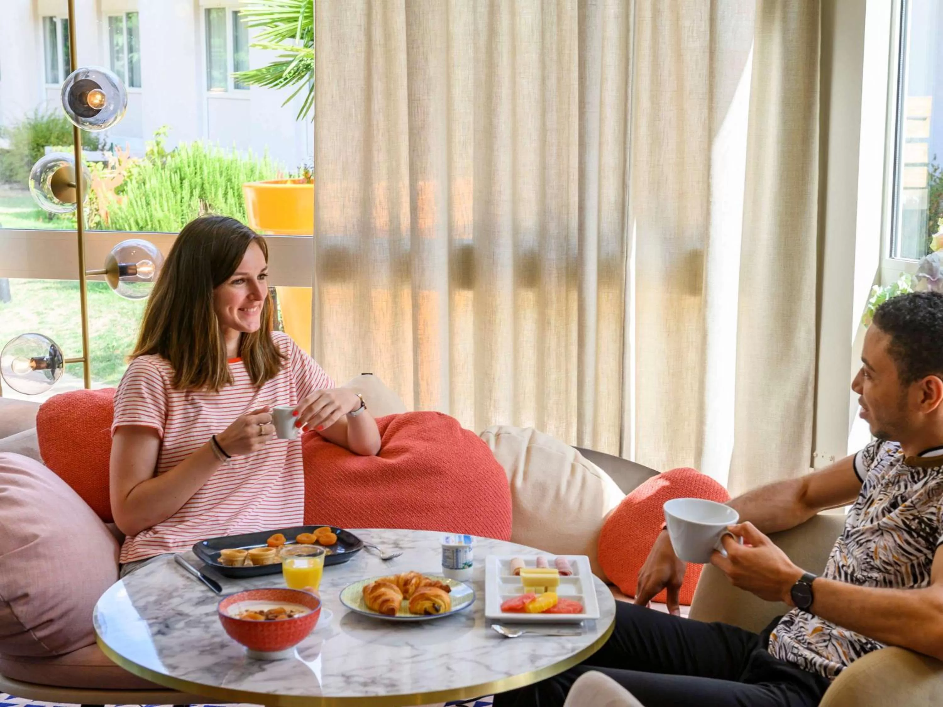 Restaurant/places to eat in Novotel Orléans Chemins De Sologne Demeures De Campagne