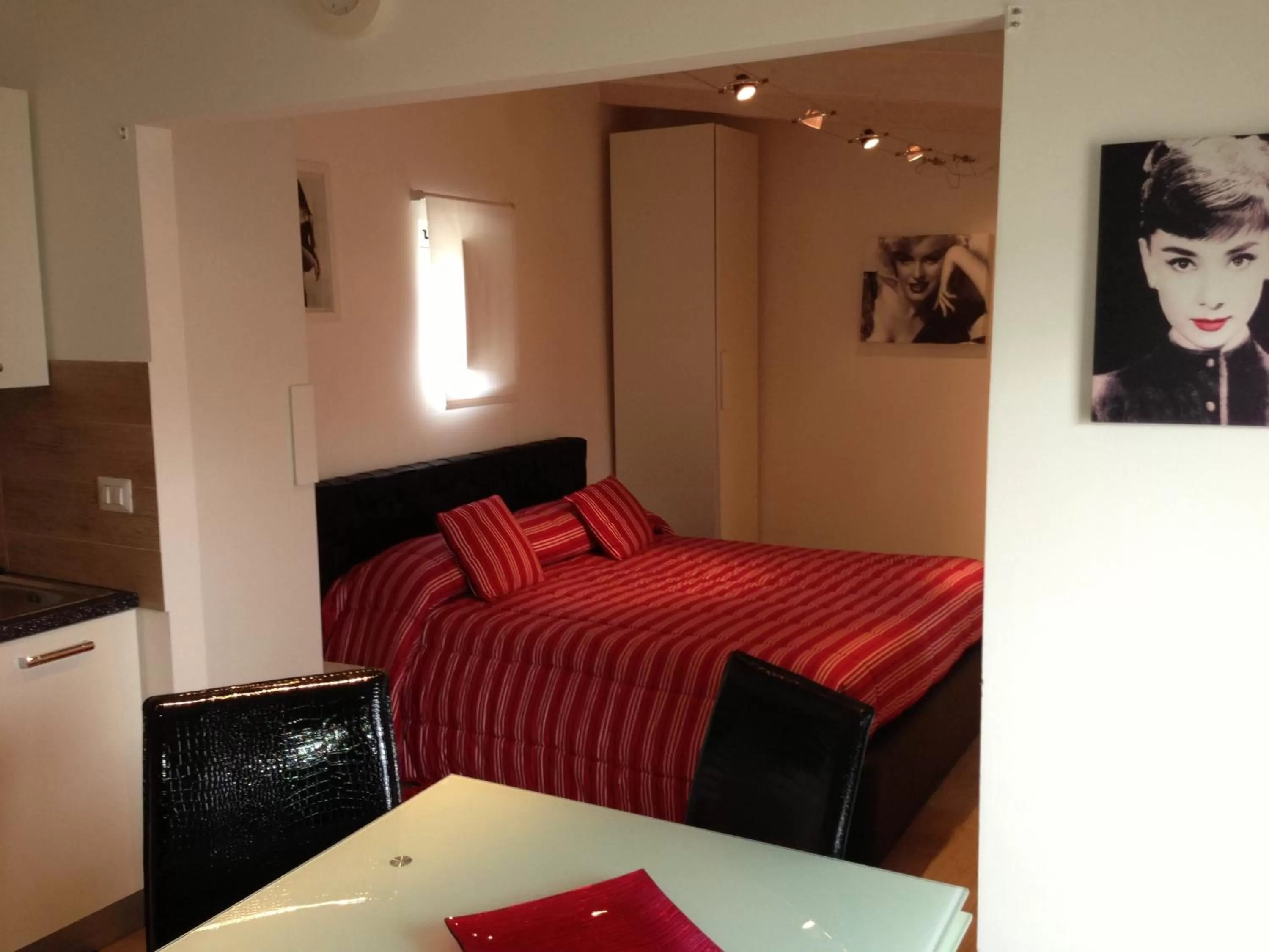 Bedroom, Bed in Albergo Diffuso Dimora Rossi B&B