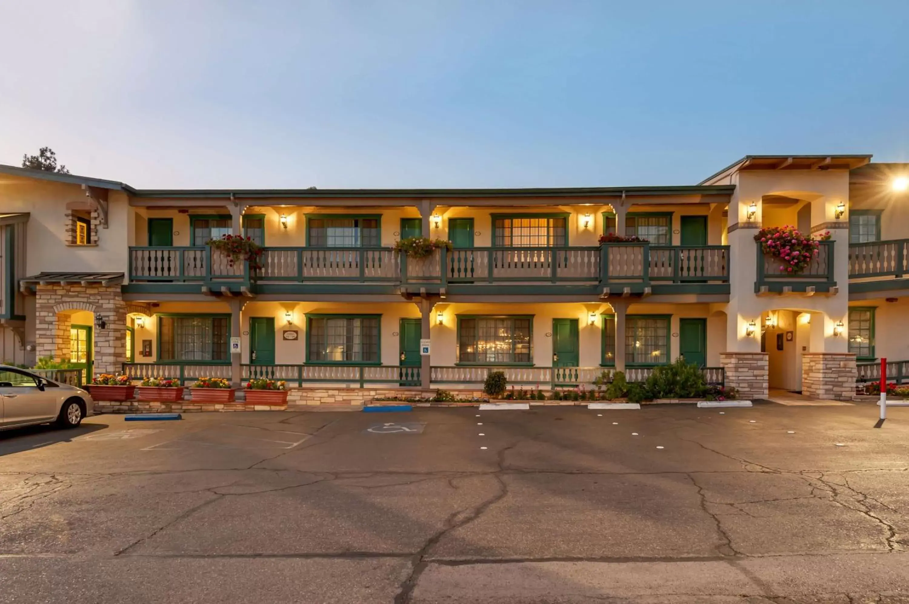 Property Building in Best Western Plus Santa Barbara