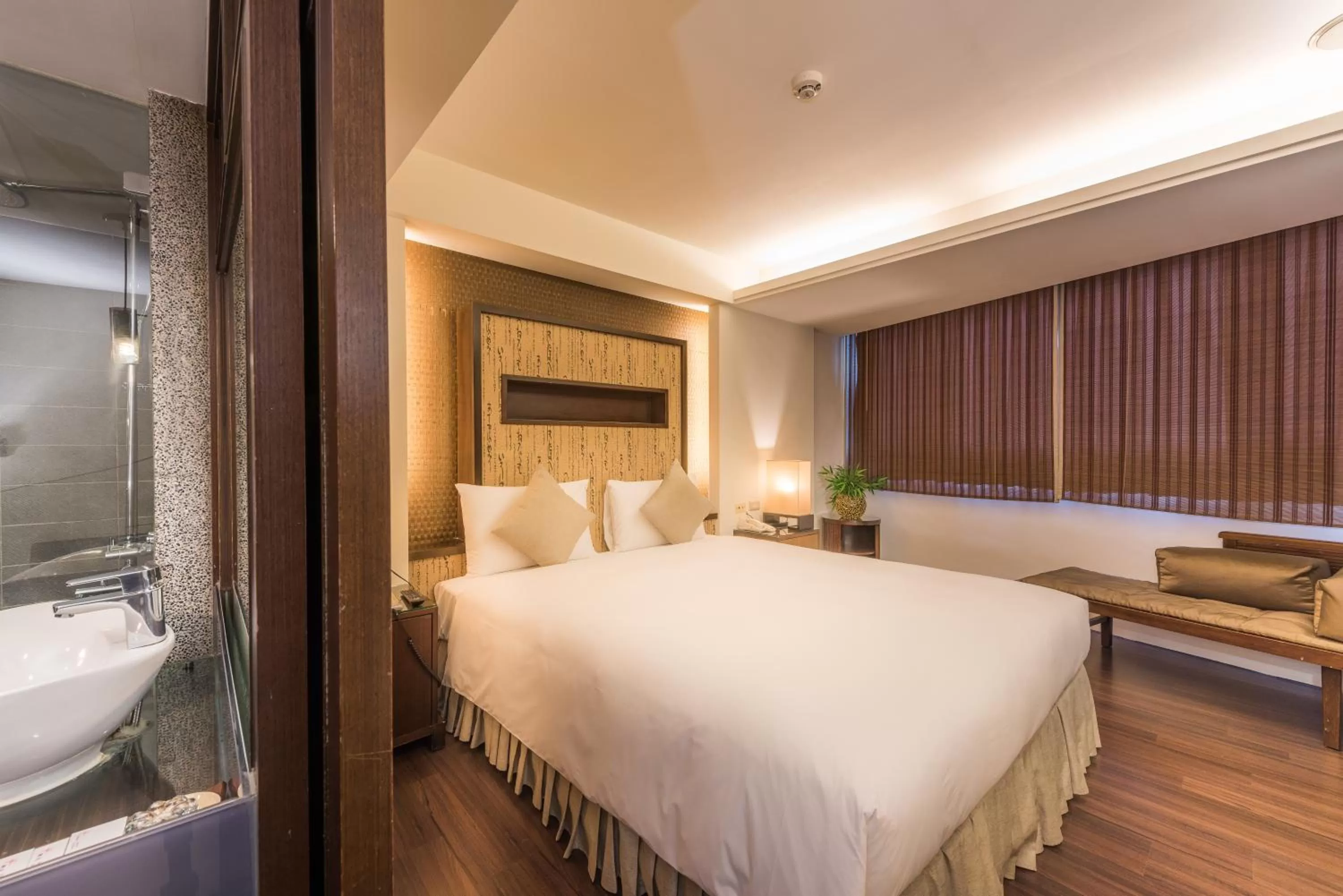 Classic Double Room - single occupancy in Shin Yuan Celeb Metro Hotel