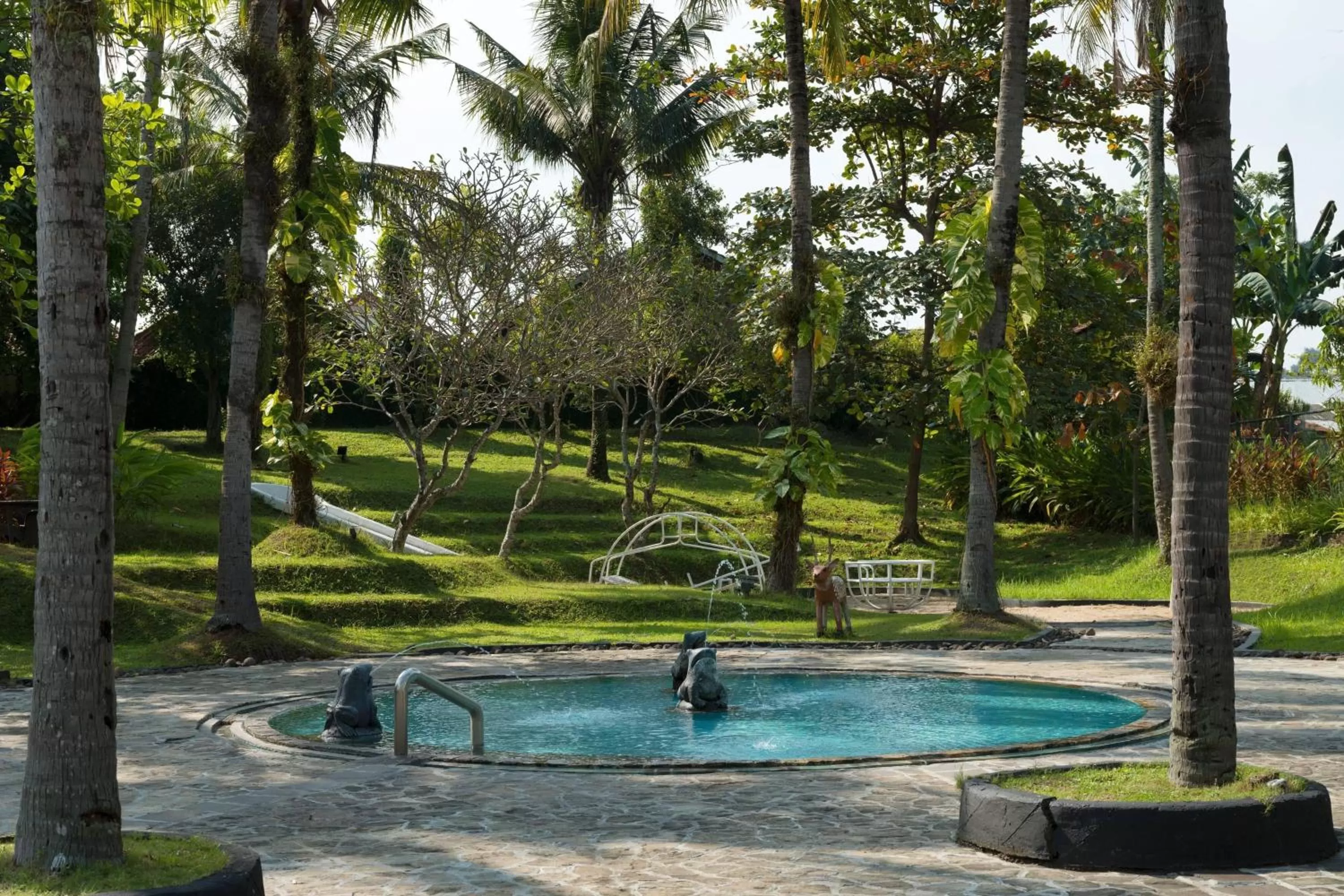 Swimming pool in AKAR Hotels & Resort Lampung