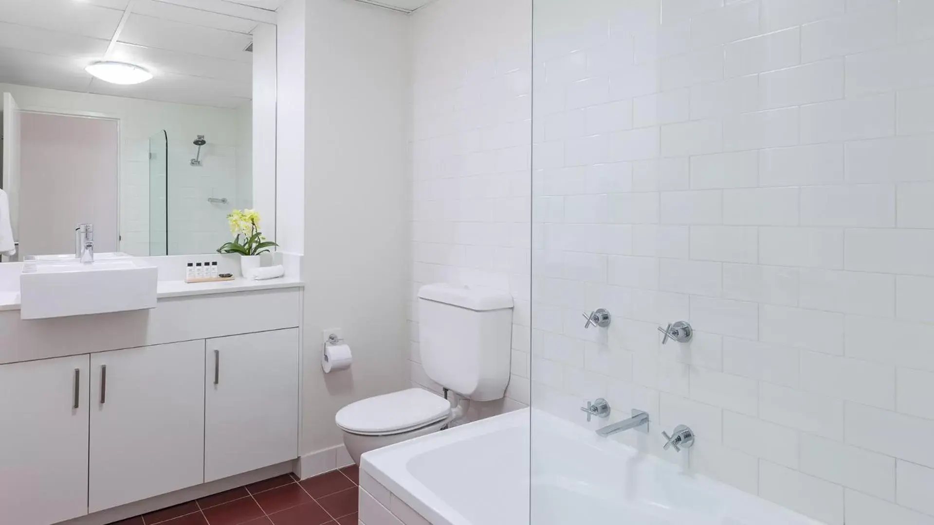 Bathroom in Oaks Sydney Goldsbrough Suites
