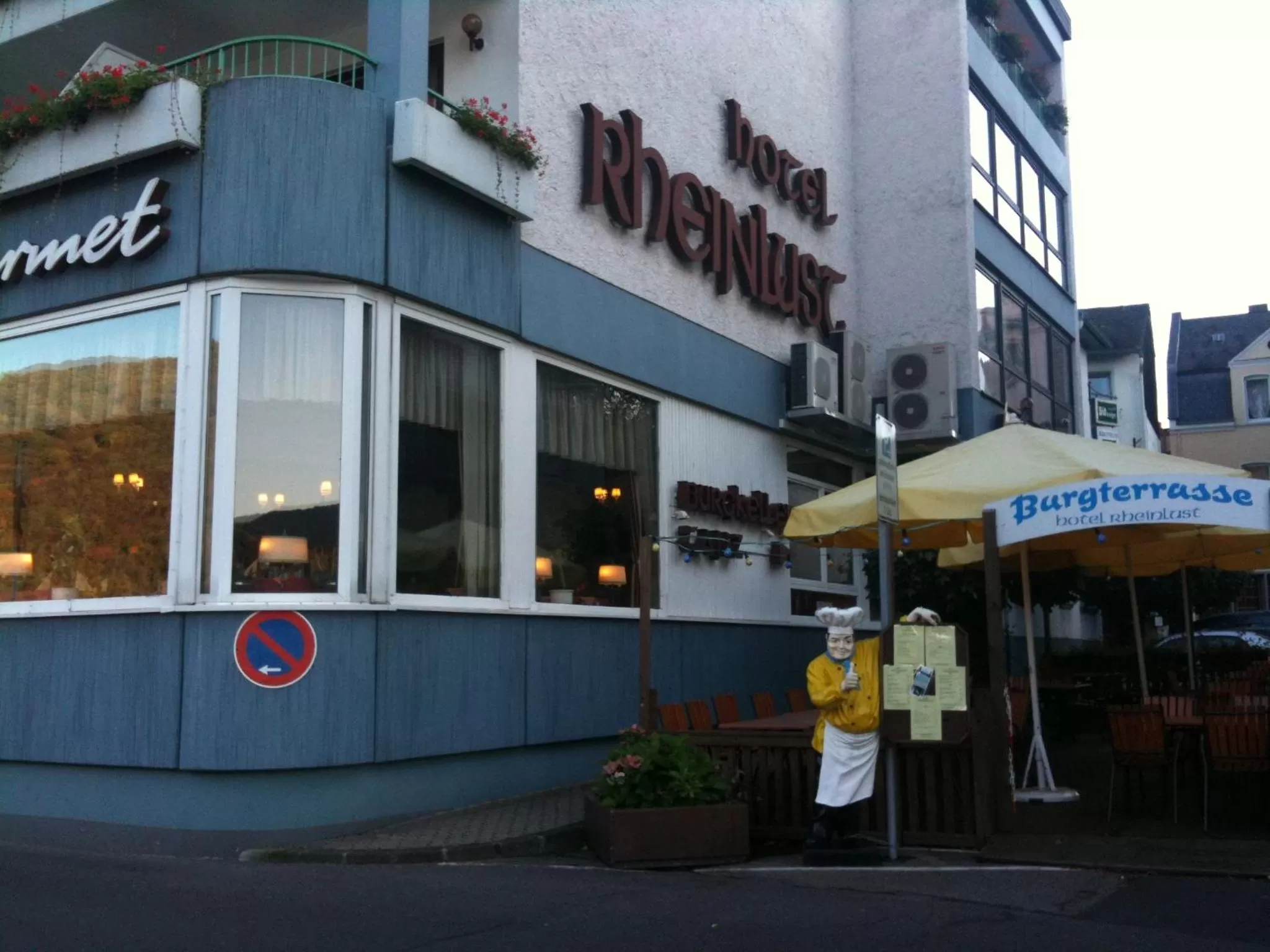 Restaurant/places to eat in Hotel Rheinlust
