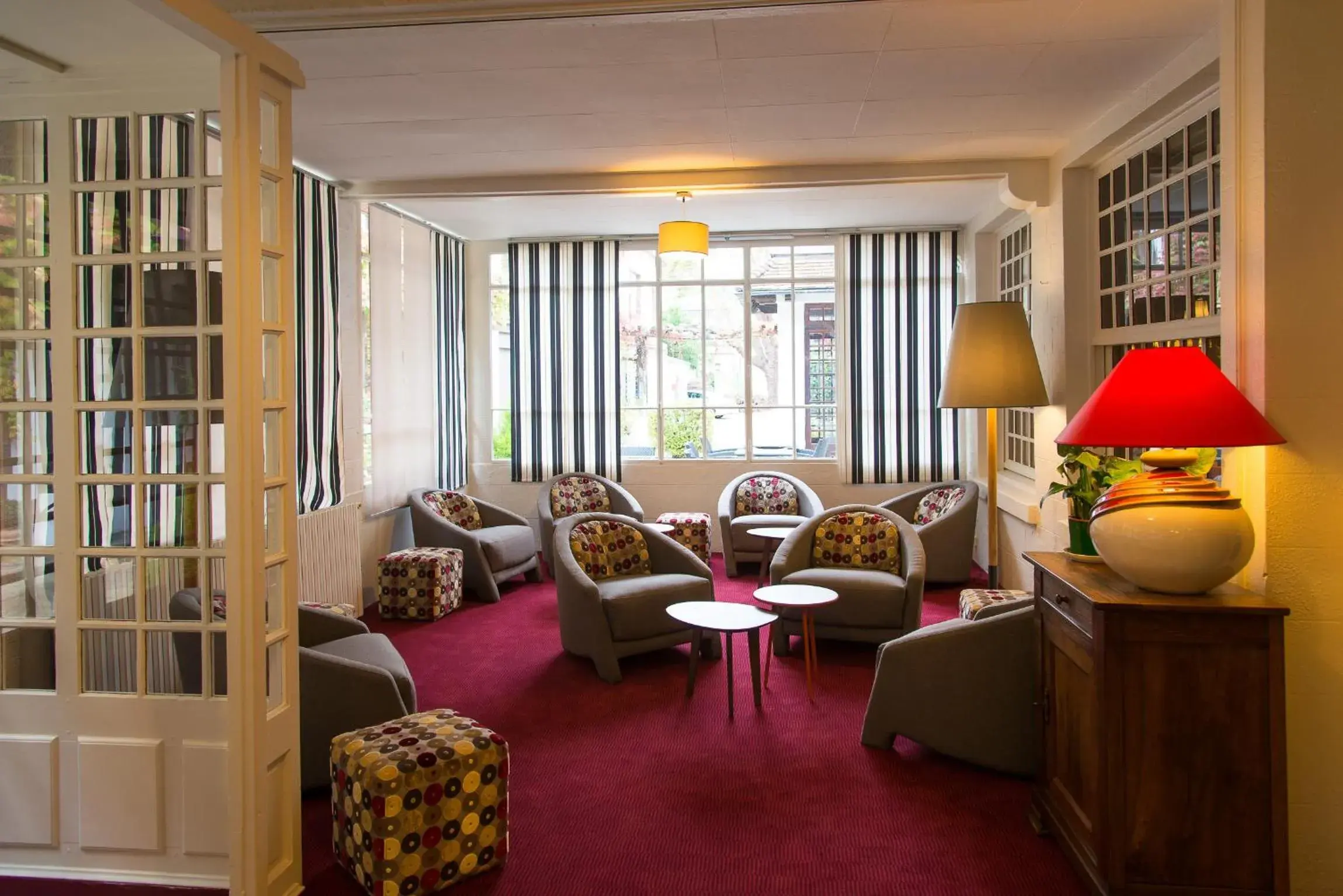 Lounge or bar, Seating Area in Hotel de Normandie