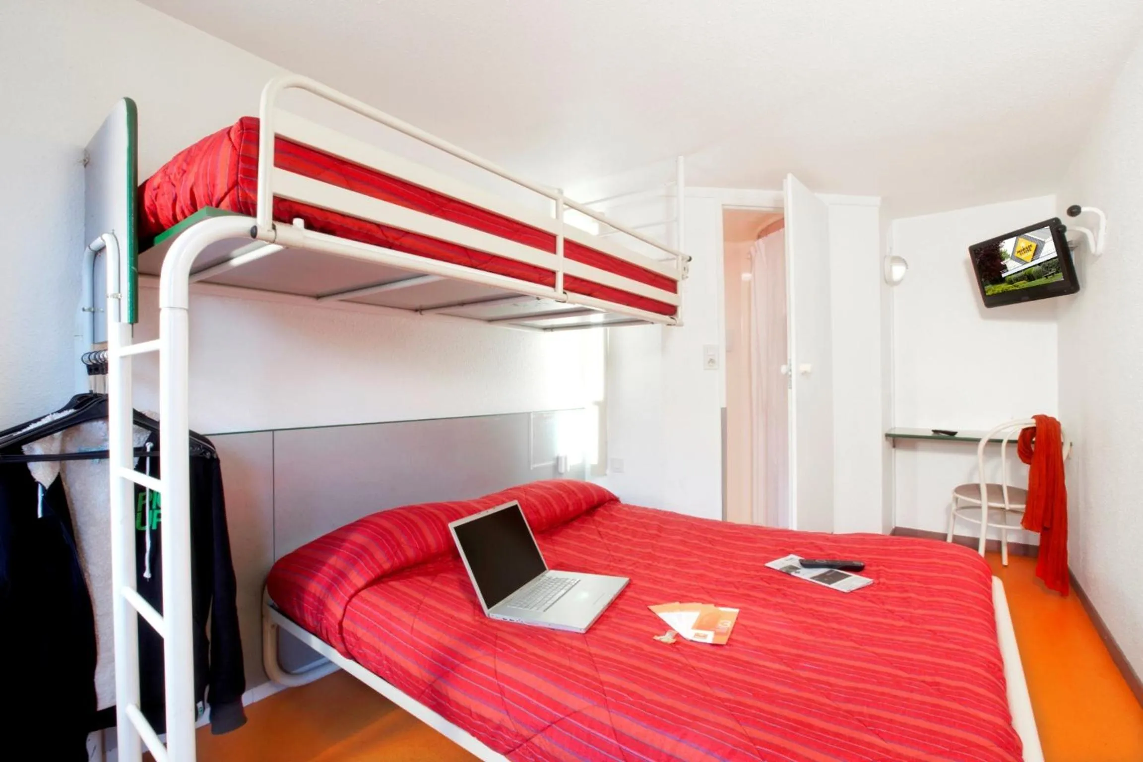 Photo of the whole room, Bed in Première Classe Tarbes - Bastillac