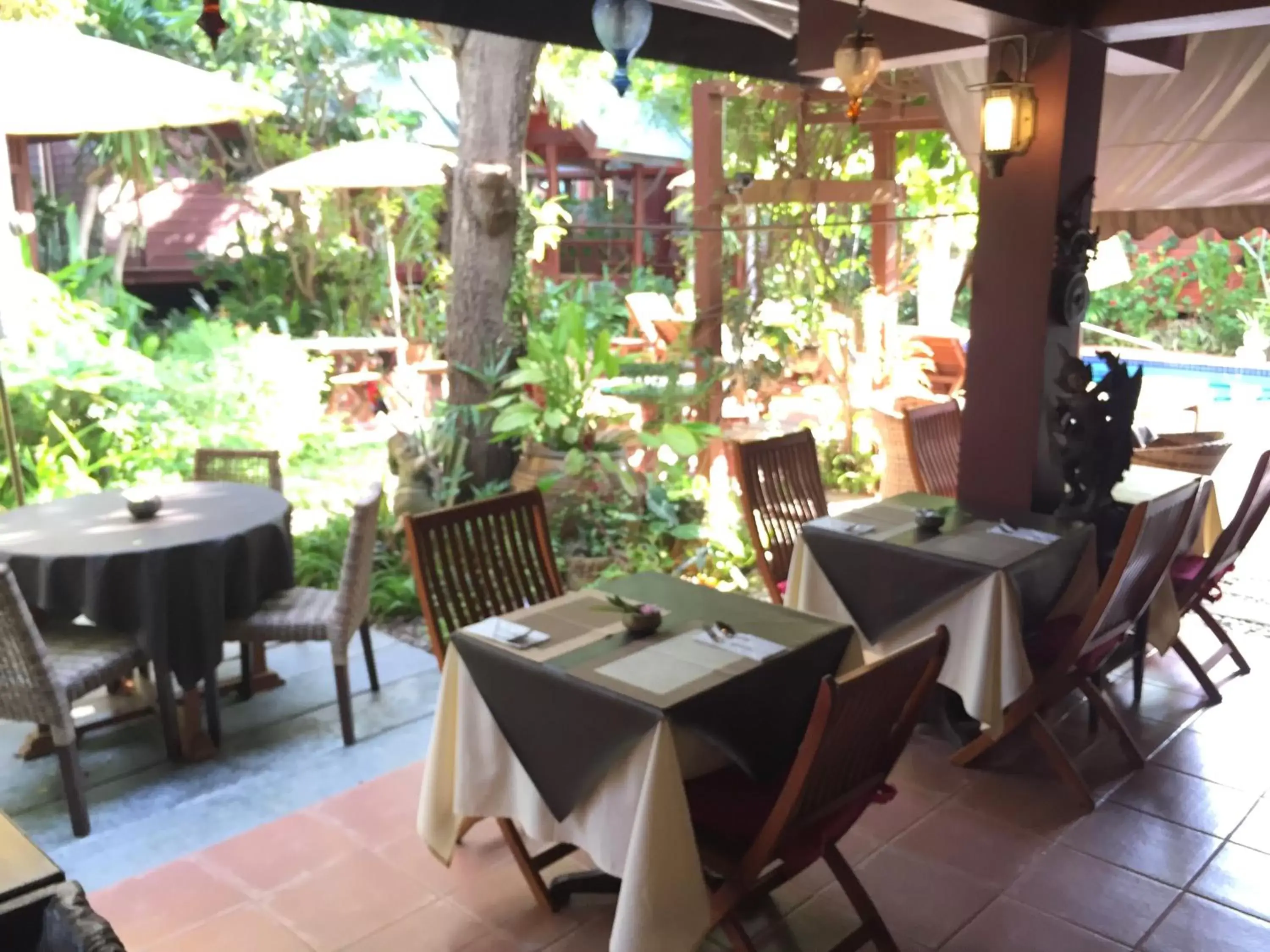 Restaurant/places to eat in Ruenkanok Thaihouse Resort Restaurant/places to eat in Ruenkanok Thaihouse Resort